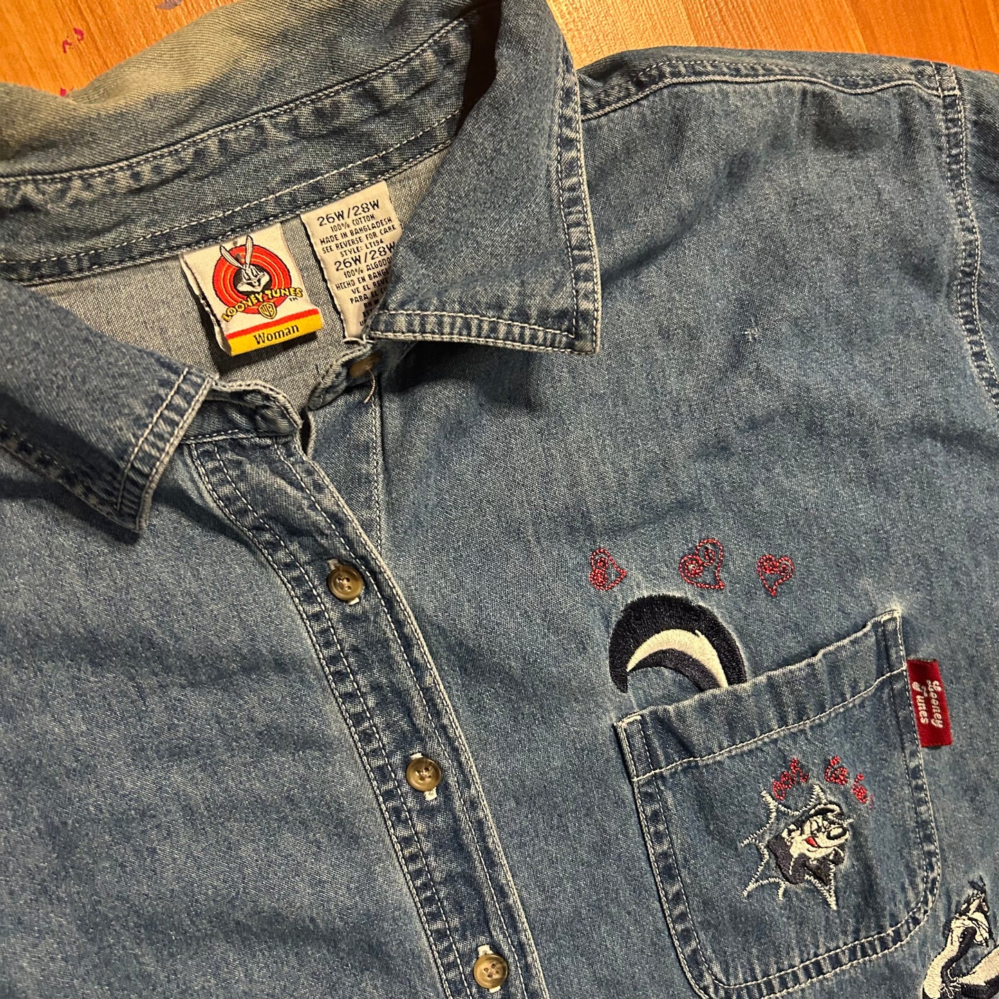 00’s Looney Tunes Pepe Le Pew Embroidered Denim Button Up Shirt - XLarge - 29" x 30"
