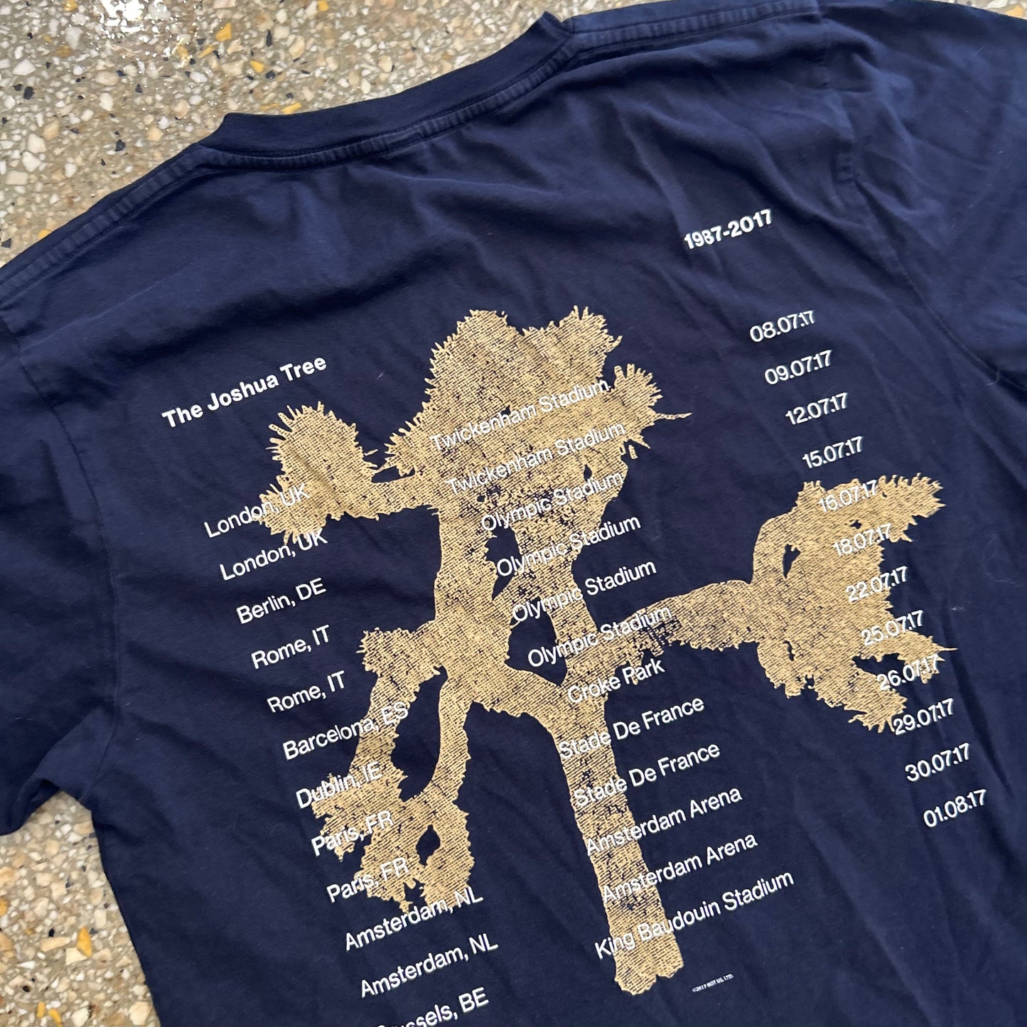 2017 U2 Joshua Tree Band Navy Blue Tshirt - Medium - 20.5" x 28"