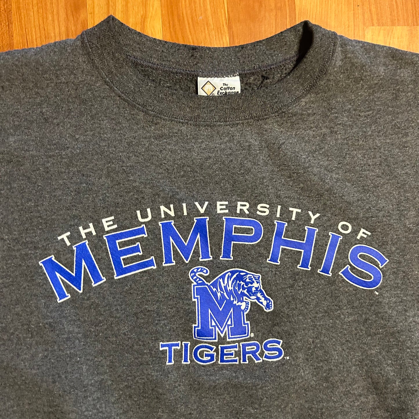 90's University Memphis Tigers Grey Cutoff Crewneck Sweatshirt - Large - 22" x 24.5"