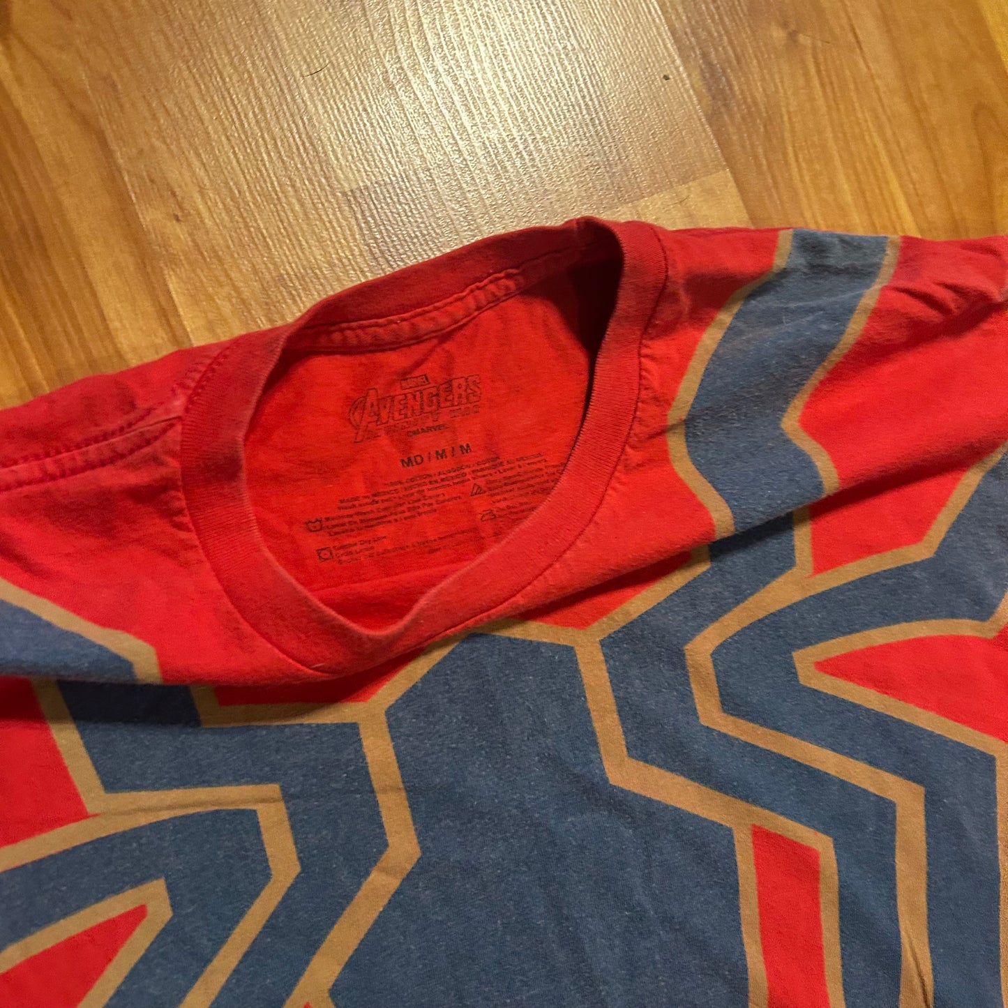 Marvel Avengers Spiderman Red Tshirt - Small - 19" x 27"