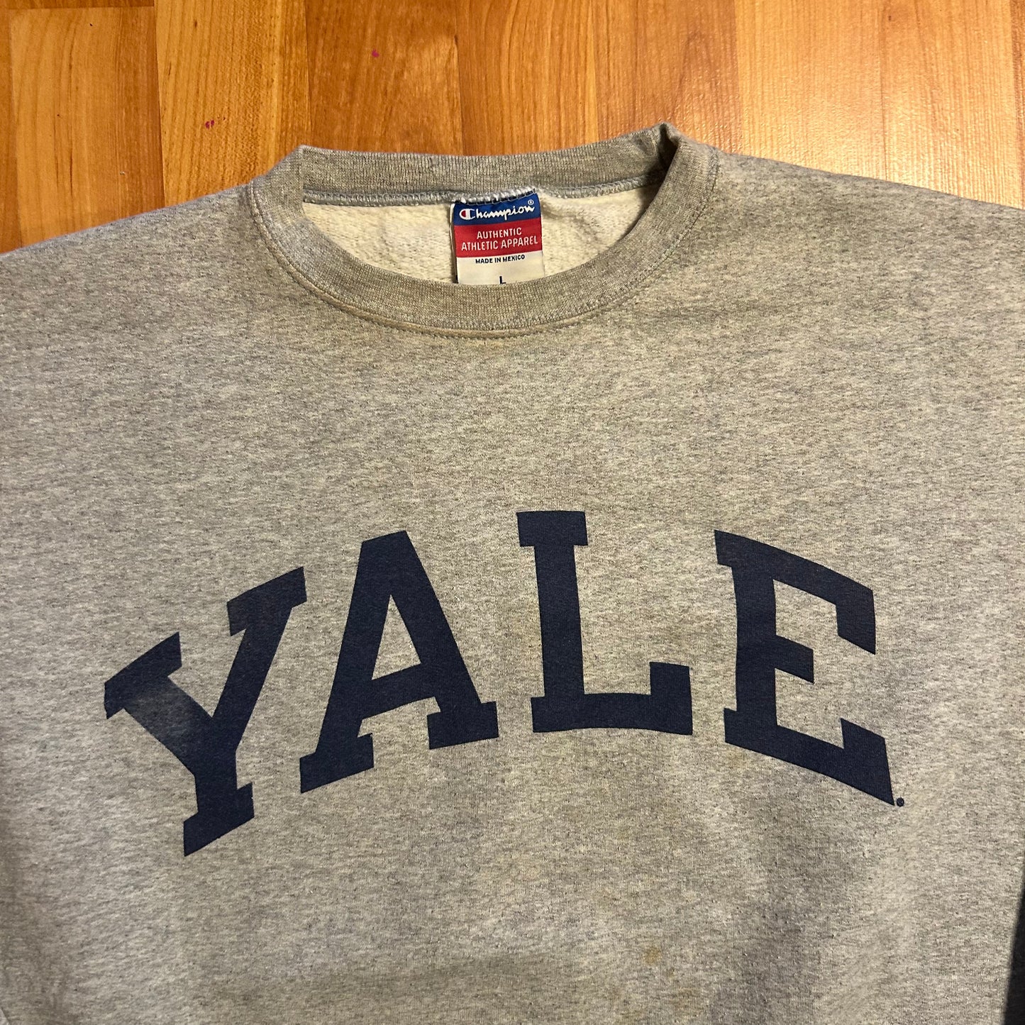 Champion Yale University Grey Crewneck Sweatshirt - XLarge - 24" x 25"
