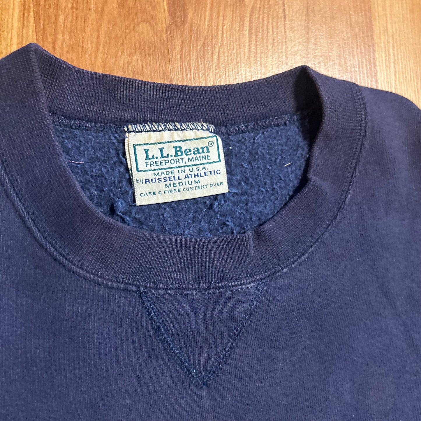 90's Russell Athletic LL Bean Navy Blue Blank Crewneck Sweatshirt - Medium - 21" x 25"