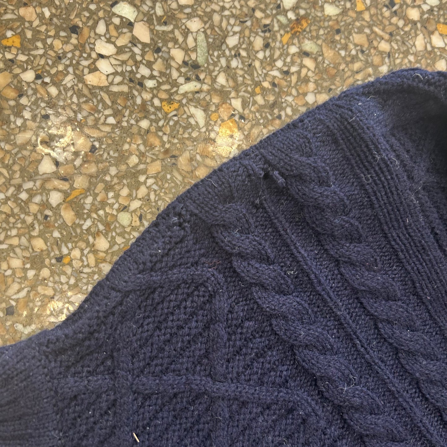 Pringle of Scotland Navy Blue Wool Sweater - XLarge - 25" x 28"