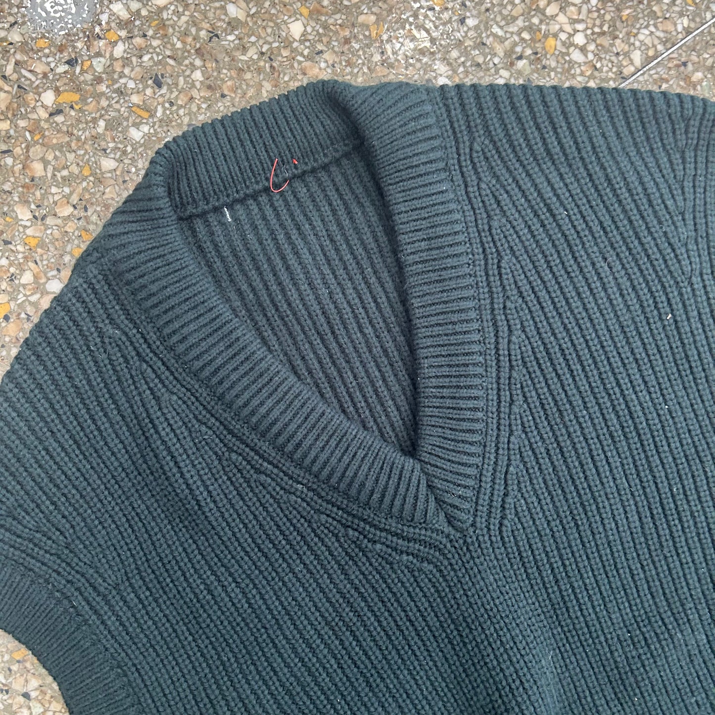 Green Chunky Knit VNeck Sweater Vest - Medium - 21" x 28"
