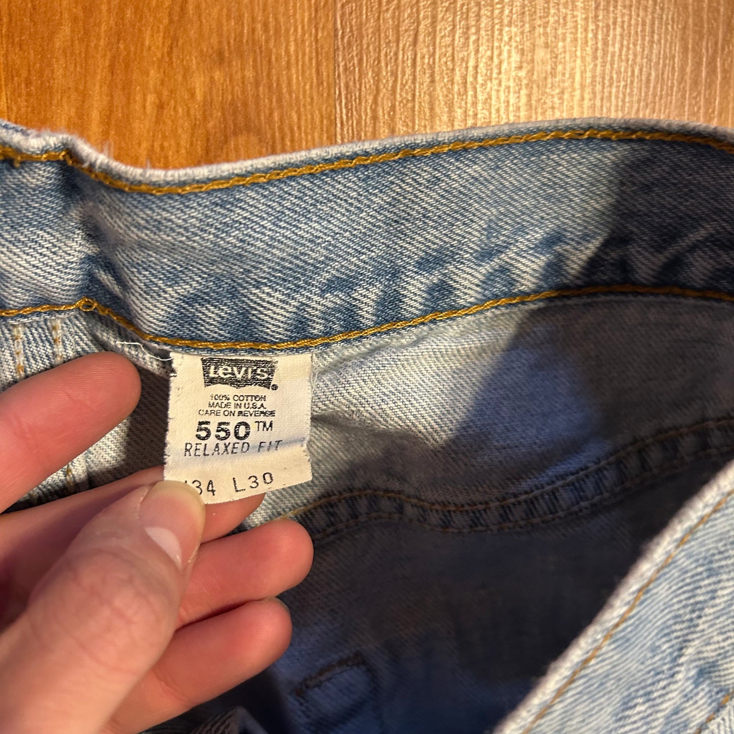 90's Levis 550 Distressed Light Wash Denim Blue Jeans - 32" x 30"