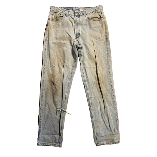 90's Levis 550 Distressed Light Wash Denim Jeans - 34" x 33"