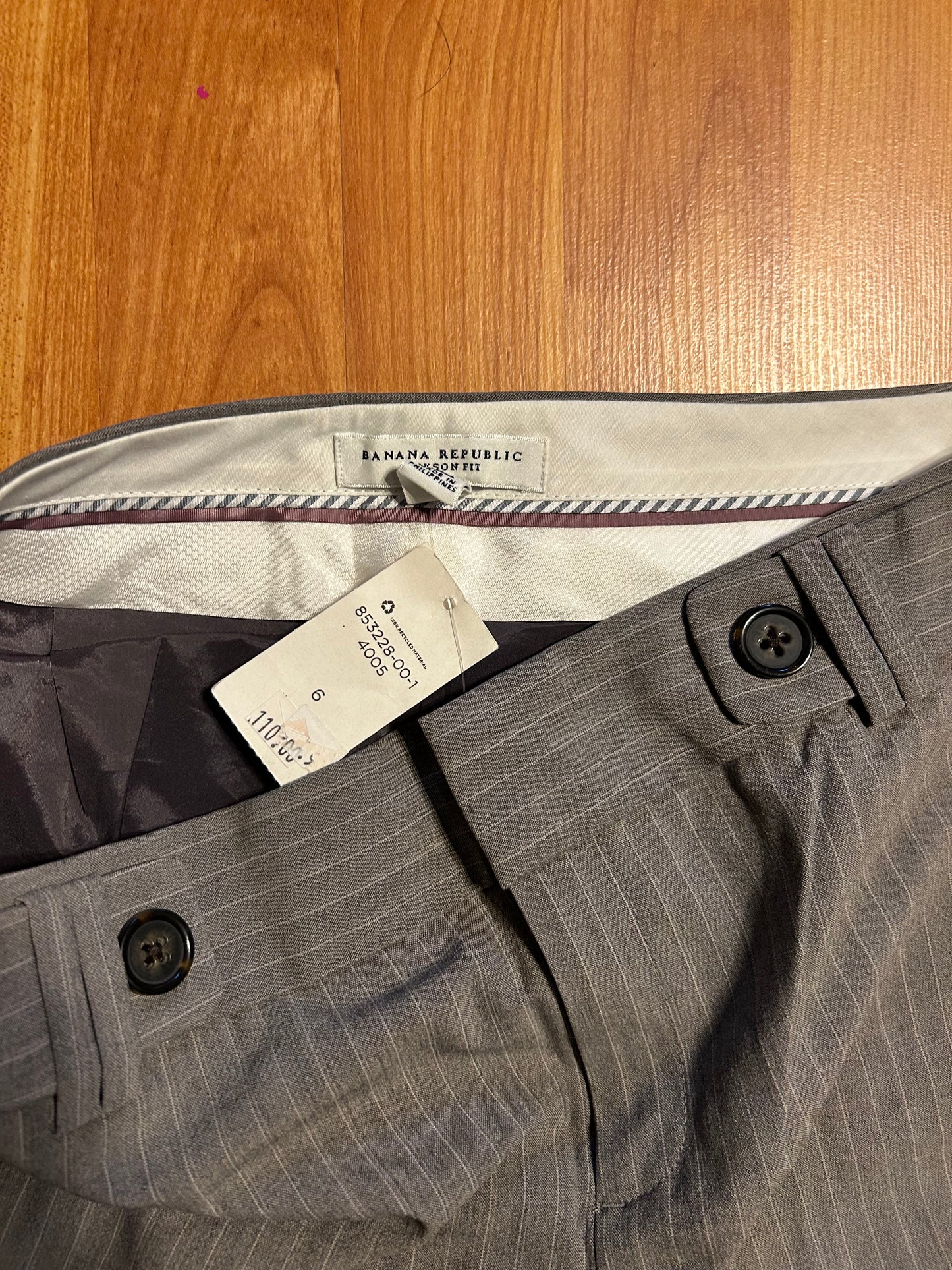 NWT DS Banana Republic Grey Striped Dress Pants Slacks - 32" x 32"