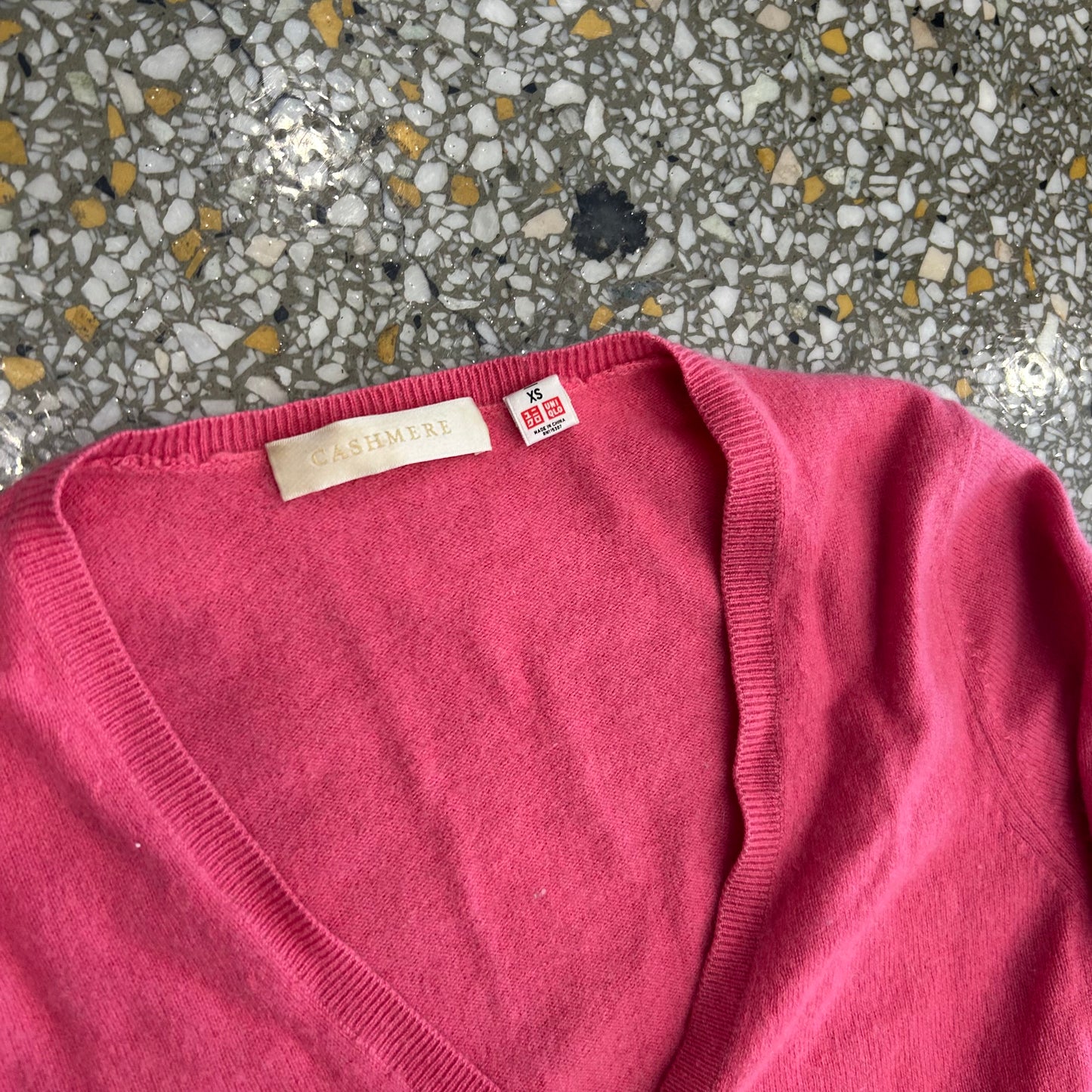 Uniqlo Cashmere Pink Cardigan Sweater - XSmall - 15.5" x 20.5"