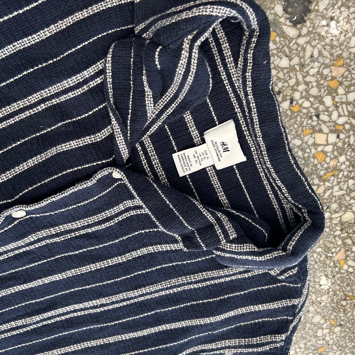 H&M Black White Striped Button Up Shirt - XLarge - 24" x 26"