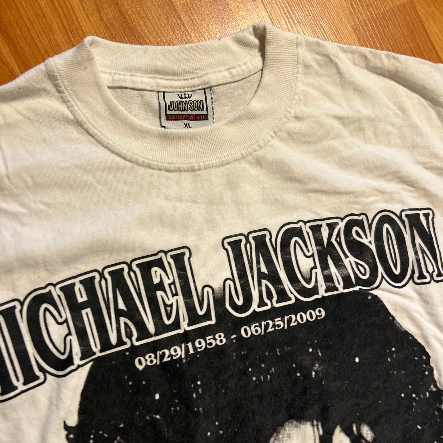 00’s Johnson Comfort Weight Michael Jackson King of Pop RIP White Tshirt - Large - 22" x 28.5"
