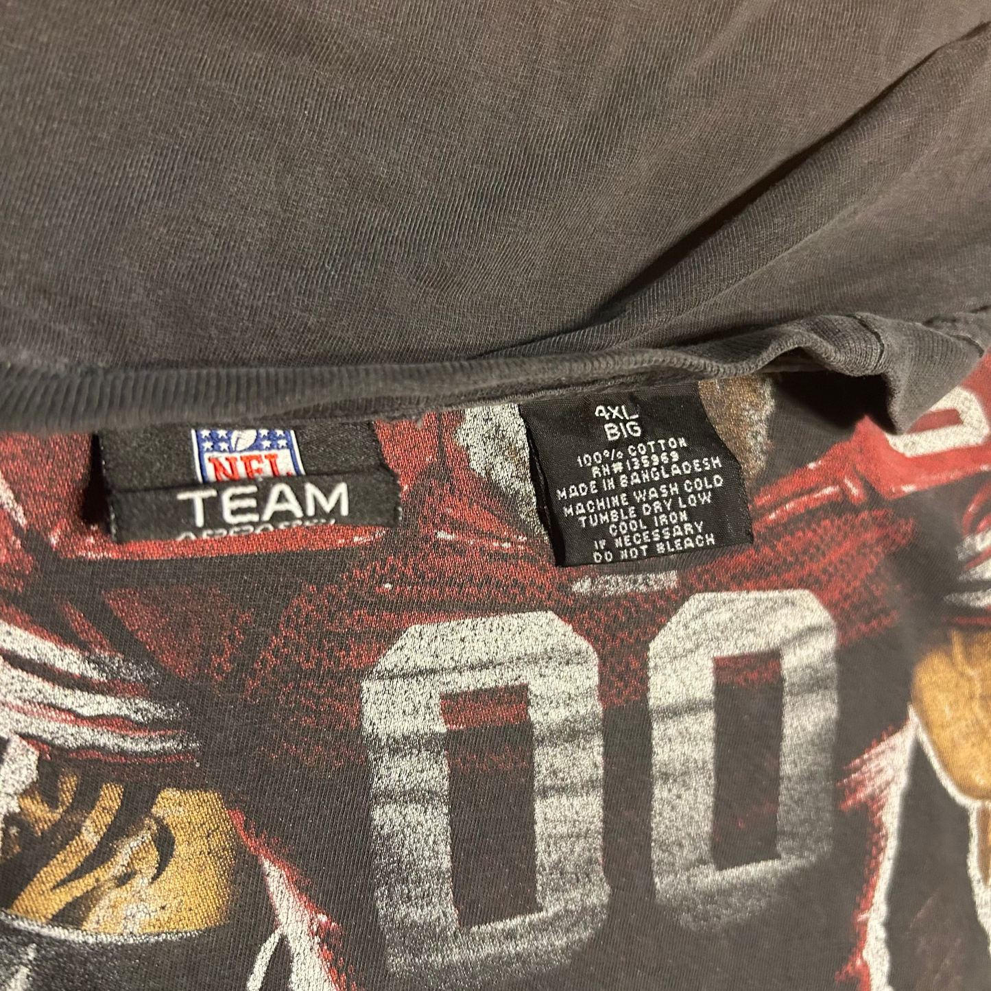 San Francisco 49ers Cotton NFL Team Apparel Football Black Grey Faded Tshirt - Boxy XLarge - 32" x 31"