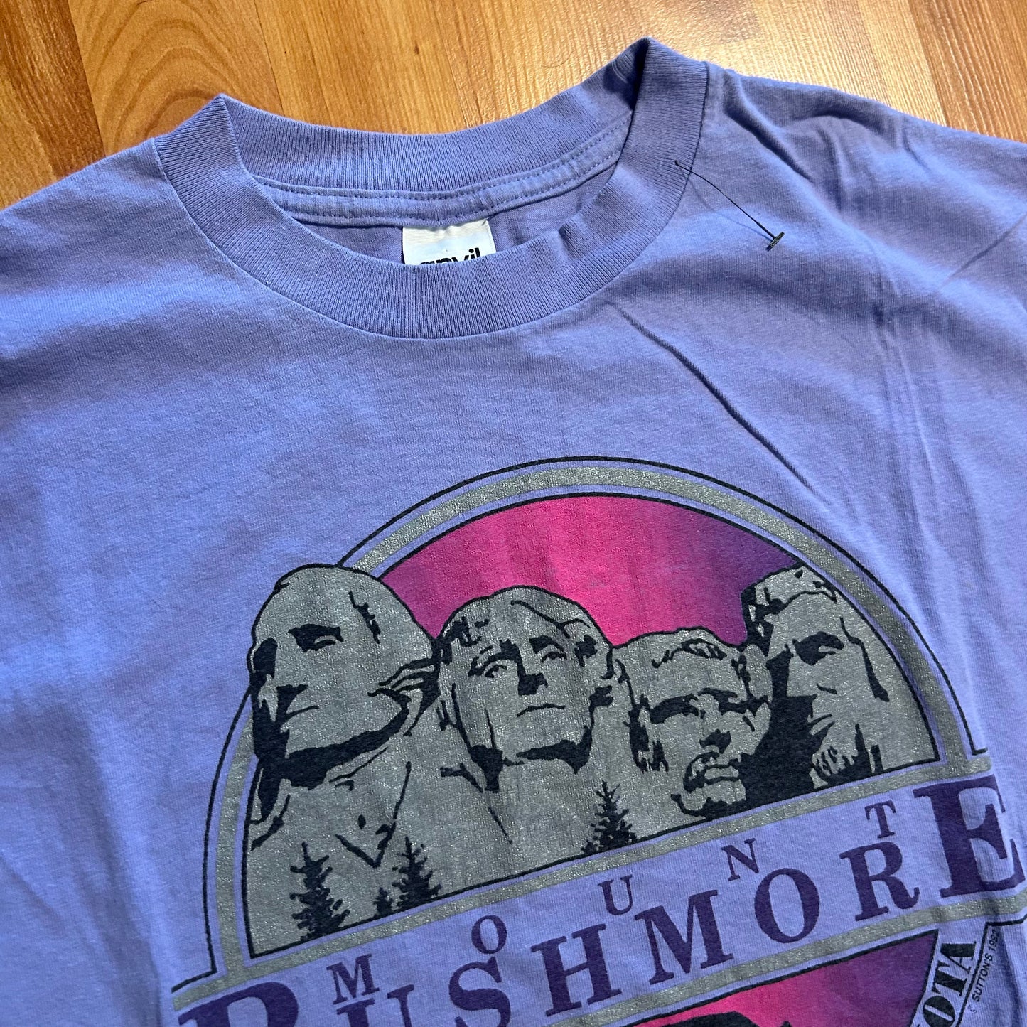 90's Anvil Mount Rushmore South Dakota Purple Tshirt - Large - 22" x 30"