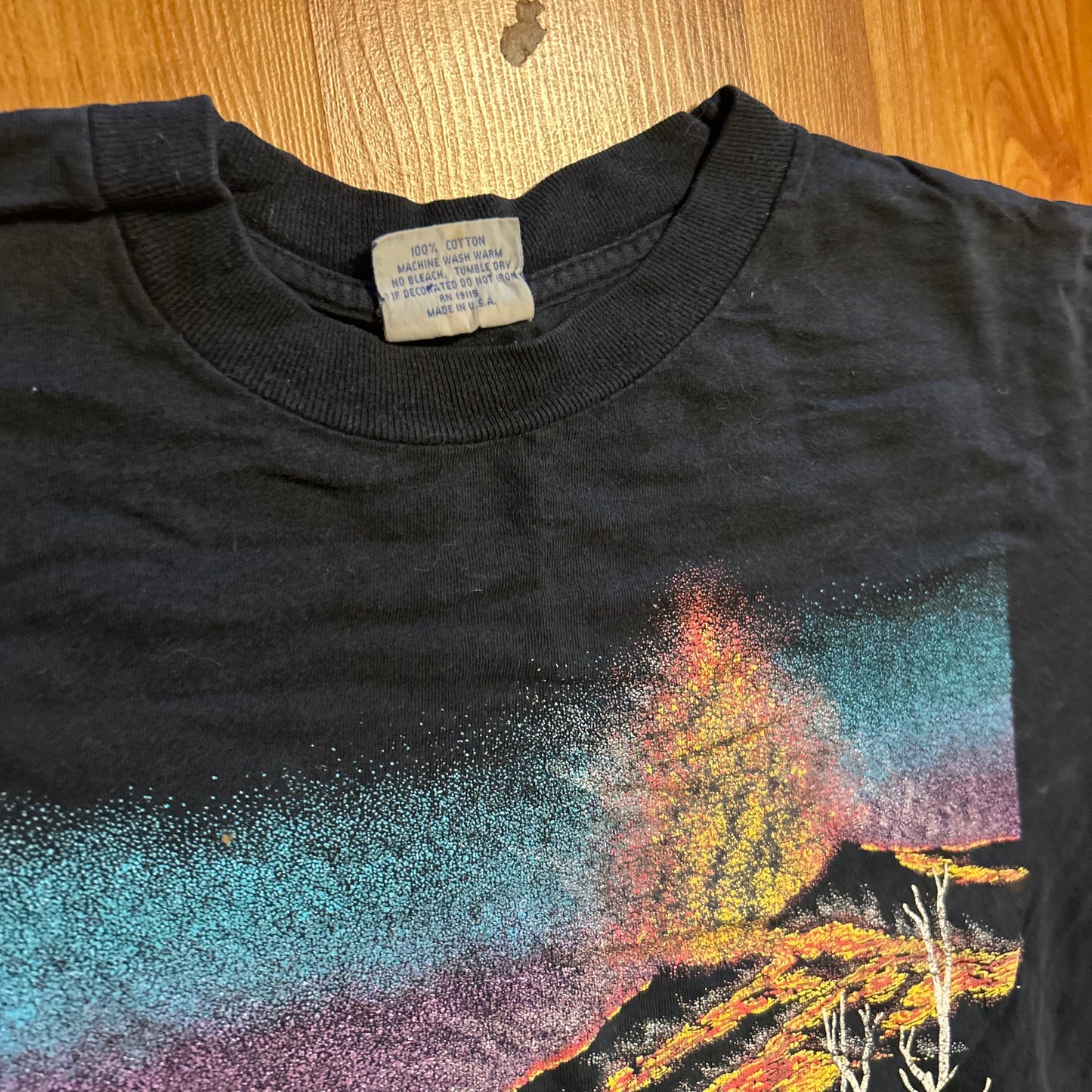 90's The Big Island Hawaii Volcanoes Black Tshirt - Medium - 20" x 27"