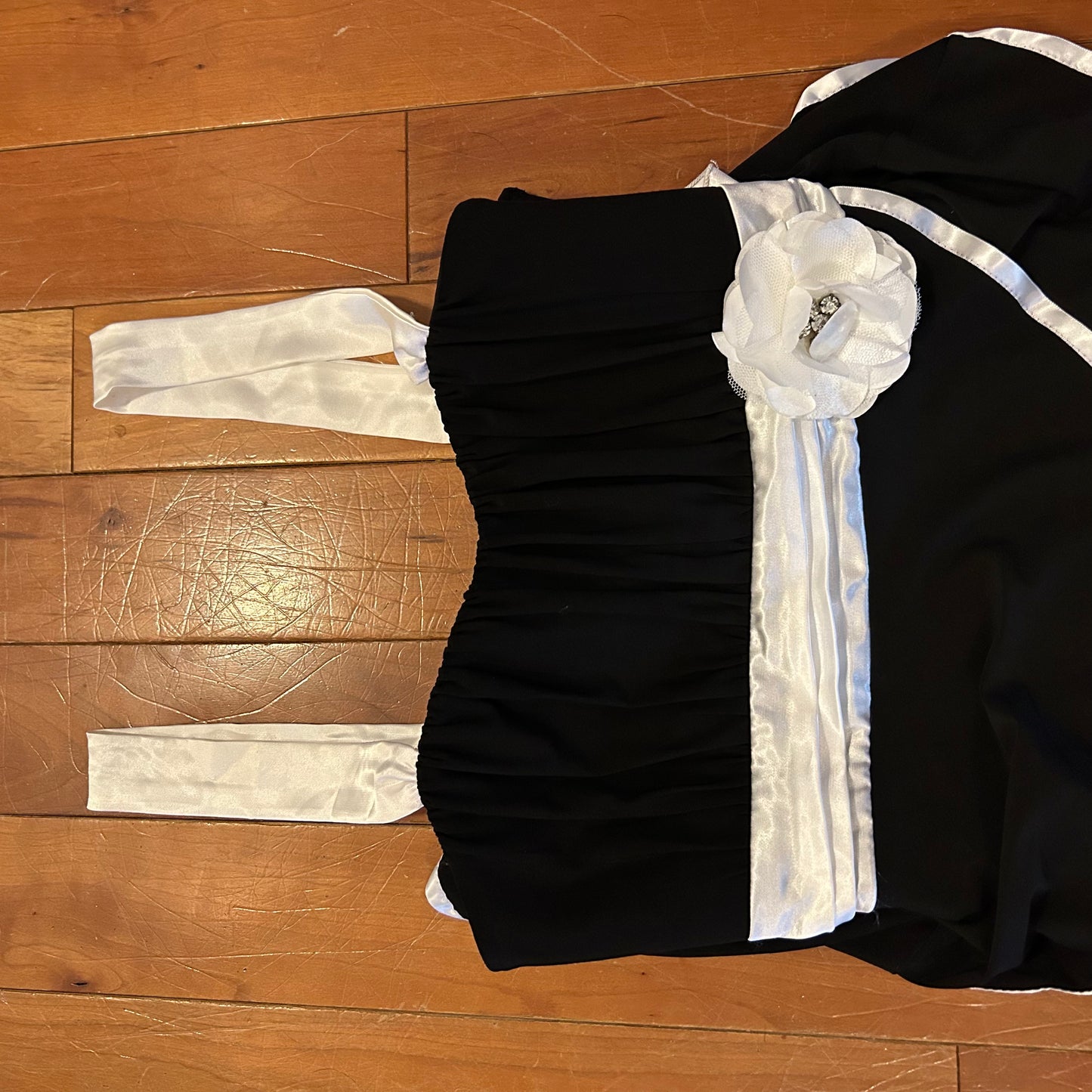 90's Deb Black White Dress - Tagged Large - 15" x 31"