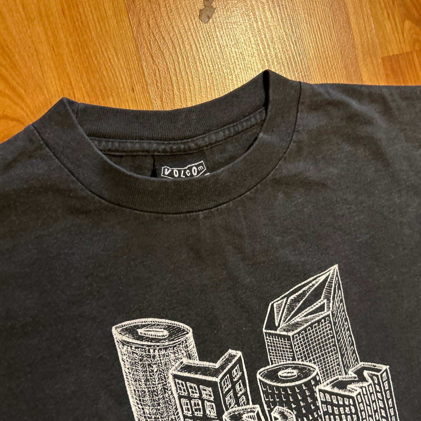 Volcom Black City Tshirt - Medium - 20" x 26.5"
