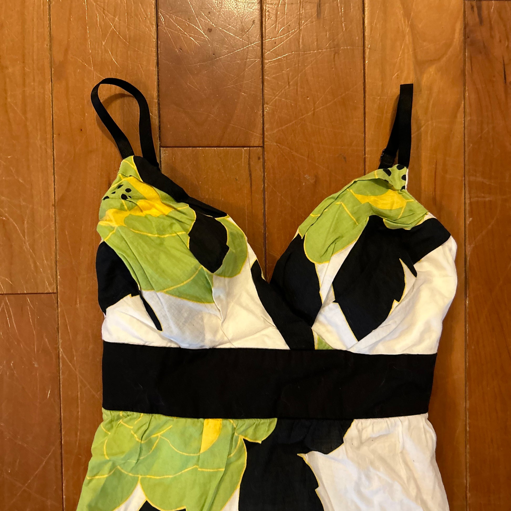 90's City Triangles Green Black White Dress - Tagged 5 / 6 - 10.5" x 2 Phart Clothes 90's City Triangles Green Black White Dress - Tagged 5 / 6 - 10.5" x 2 Phart Clothes