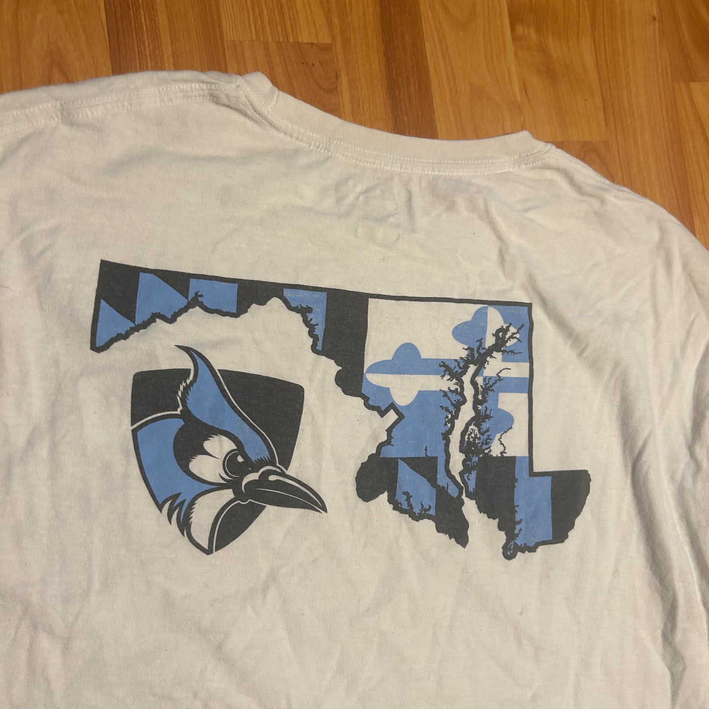 Champion Johns Hopkins Blue Jays Maryland White Light Blue Cotton College Longsleeve Shirt - Large - 22.5” x 27”