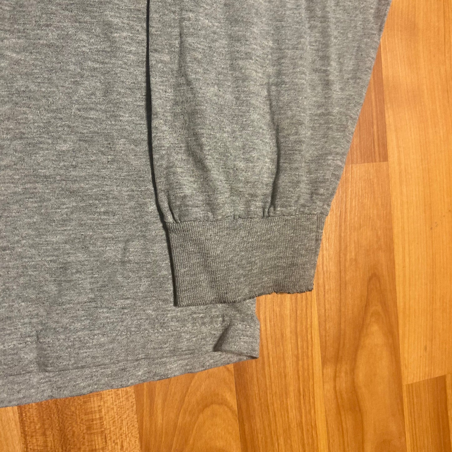 Steve and Barry’s Purdue University Boilermakers Grey Gray 90/10 Cotton Polyester College Longsleeve Shirt - Large - 23” x 29”