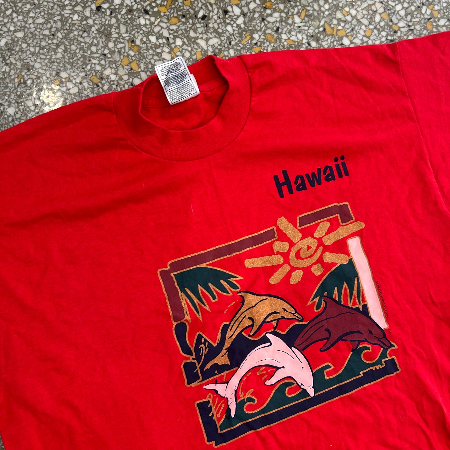 90’s FOTL BEST Hawaii Dolphins Red Tshirt - Large - 22" x 30"