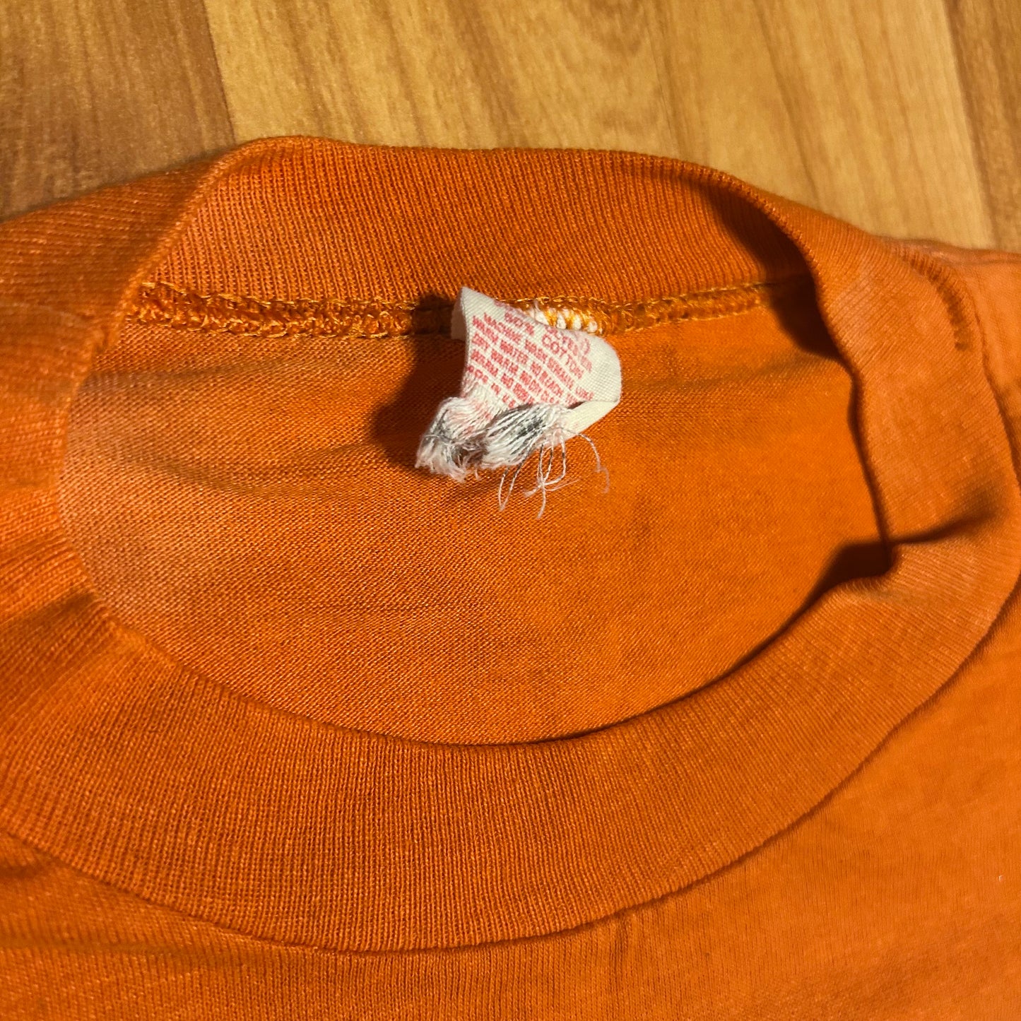 70/80’s Tennessee University Volunteers Vols College Orange 50/50 Cotton Polyester Tshirt - Medium - 20” x 26”