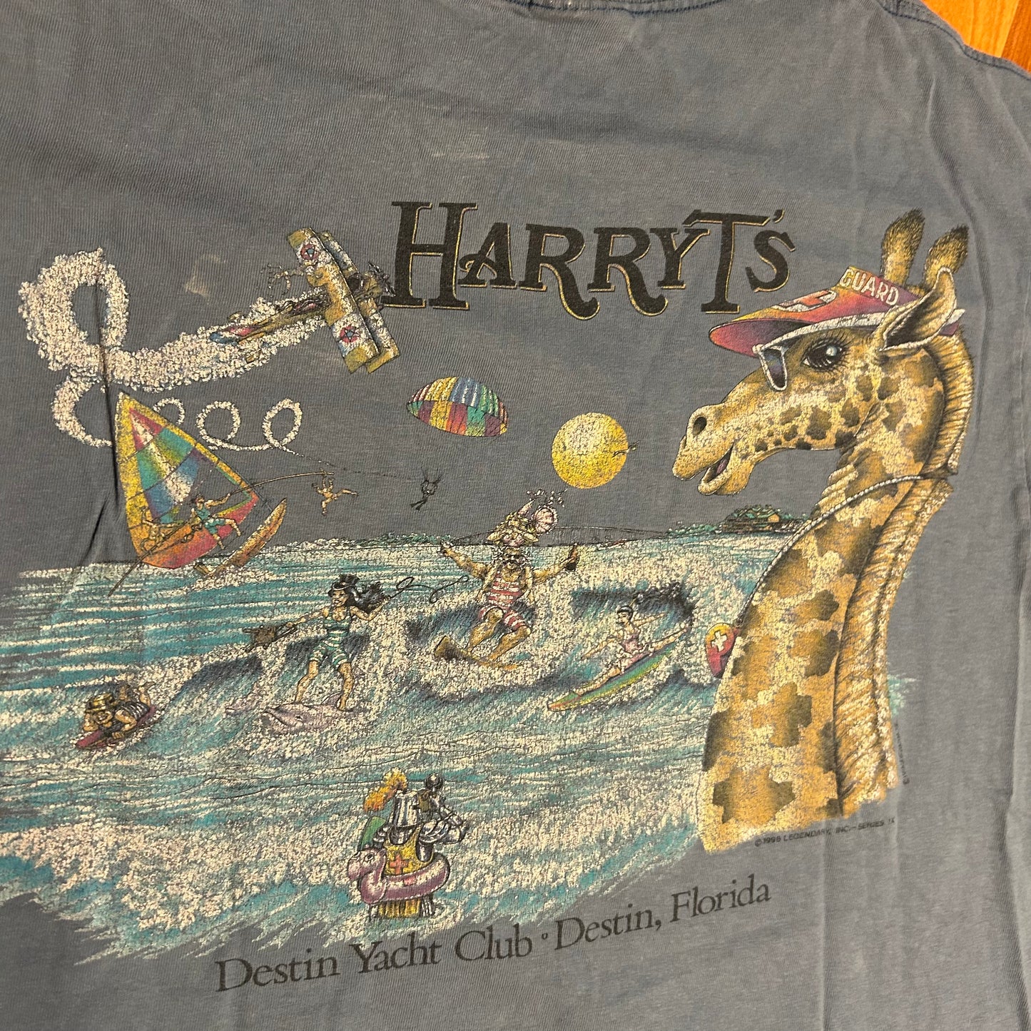 90/00’s Hanes Beefy Destin Florida Giraffe Yacht Club Boating Sailing Blue Grey Cotton Tshirt - Small - 19” x 27.5”