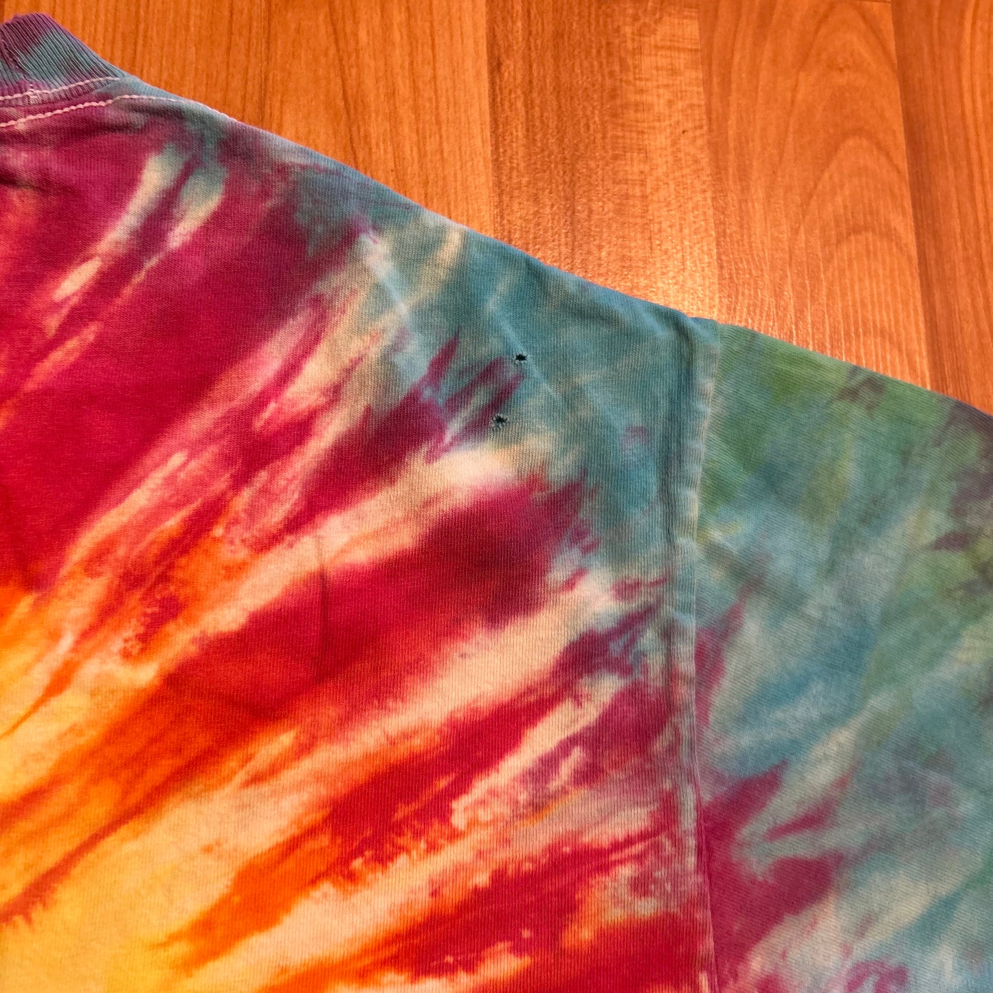 Smiley Face Psychedelic Tie Dye Tshirt - Large - 23.5" x 29"