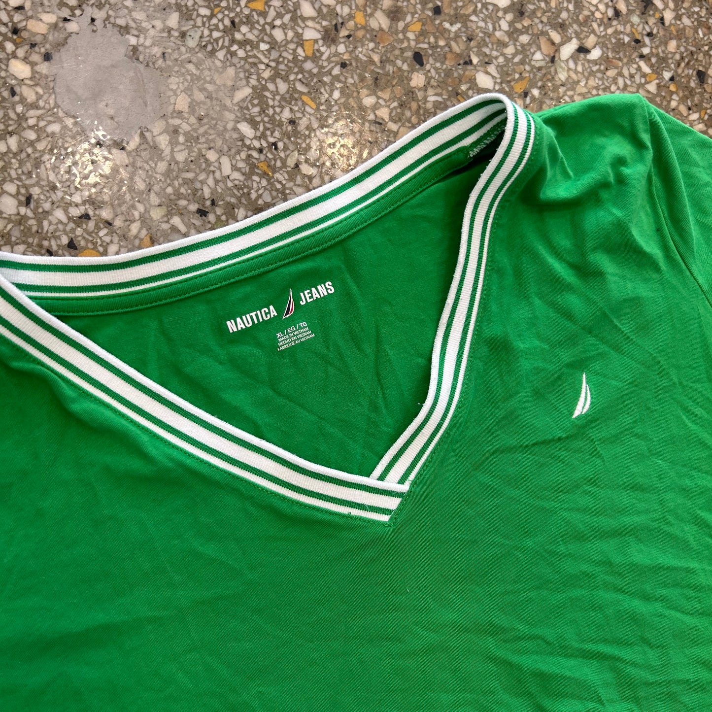 Nautica Jeans Green V Neck Tshirt - Large - 22" x 25"