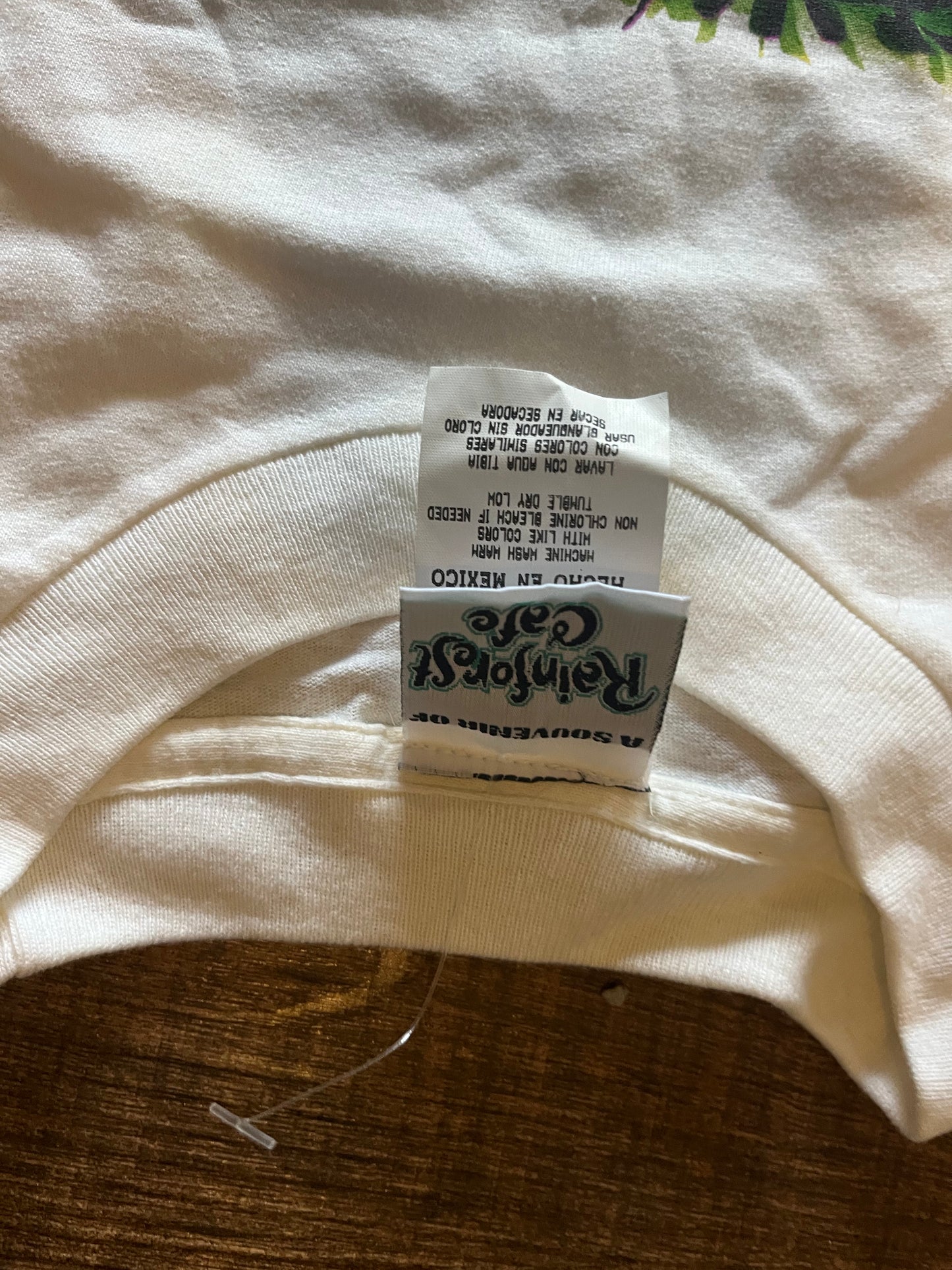 Rainforest Cafe Cancun White Tshirt - Medium - 20" x 30"