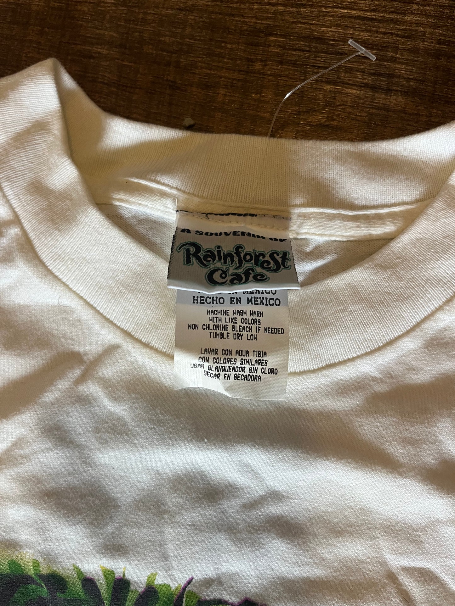 Rainforest Cafe Cancun White Tshirt - Medium - 20" x 30"