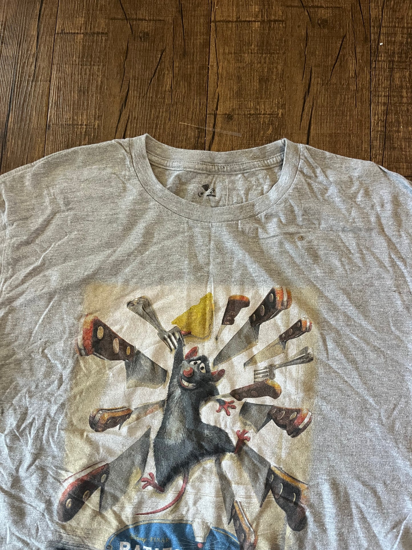Disney Pixar Ratatouille Grey Movie Tshirt - Large - 23" x 28"