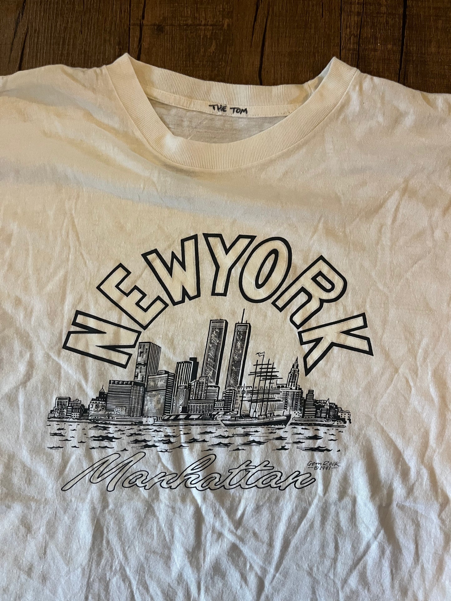 90’s New York Manhattan The Tom White Tshirt - Large - 22.5" x 28"