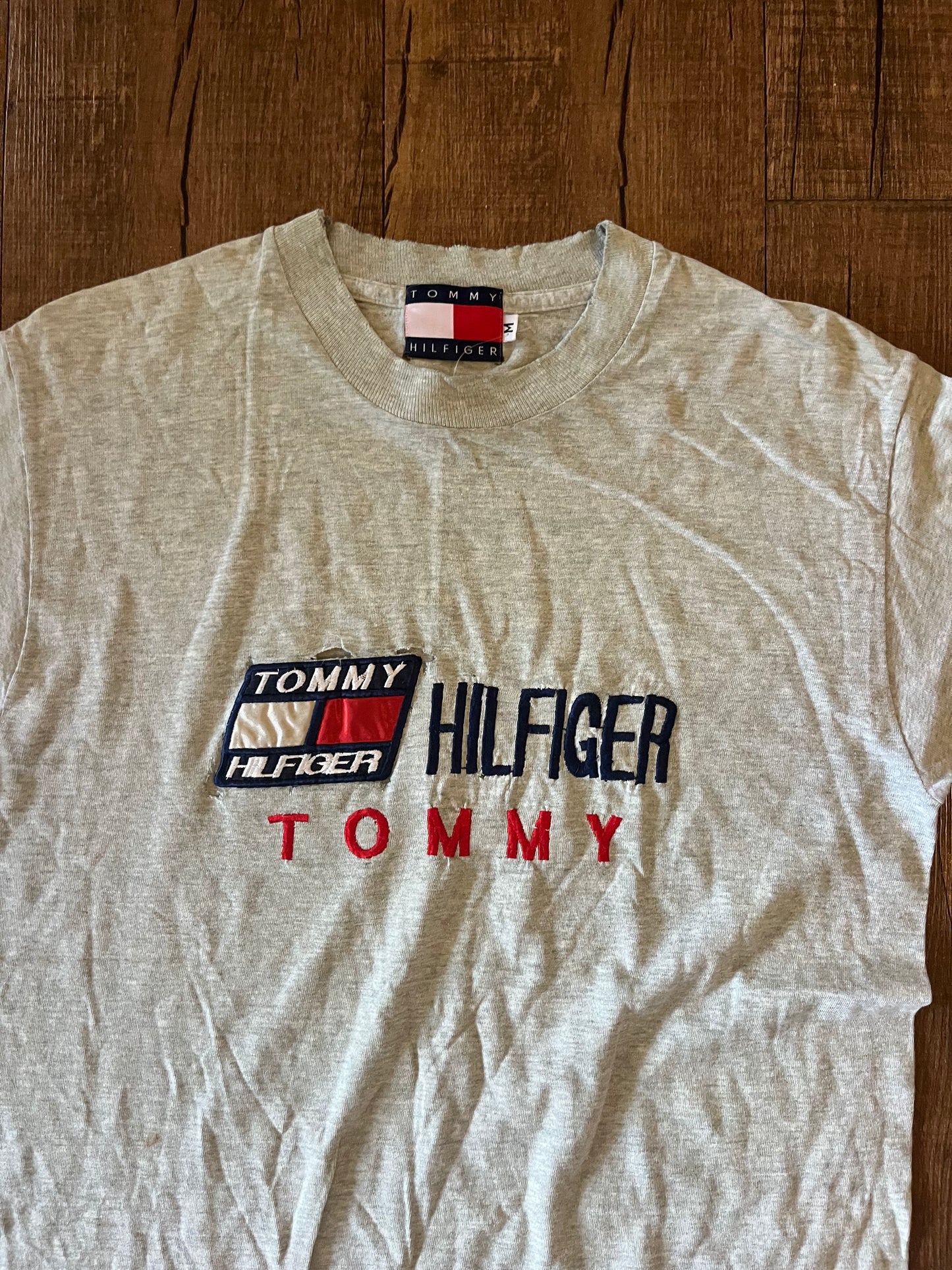 Tommy Hilfiger Embroidered Distressed Grey Tshirt - Small - 19" x 28"
