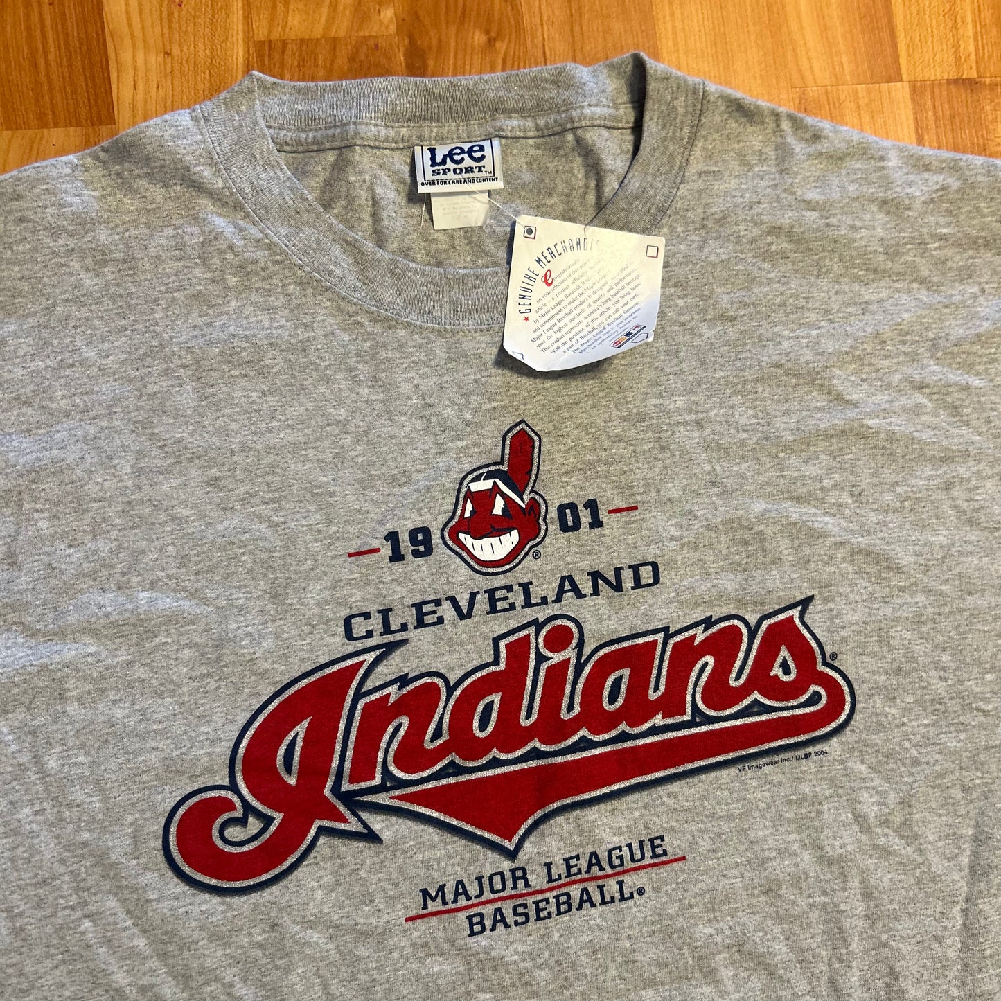 90's Lee Sport Grey NWT DS Brand New Cleveland Indians MLB Tshirt - XLarge - 25" x 32.5"