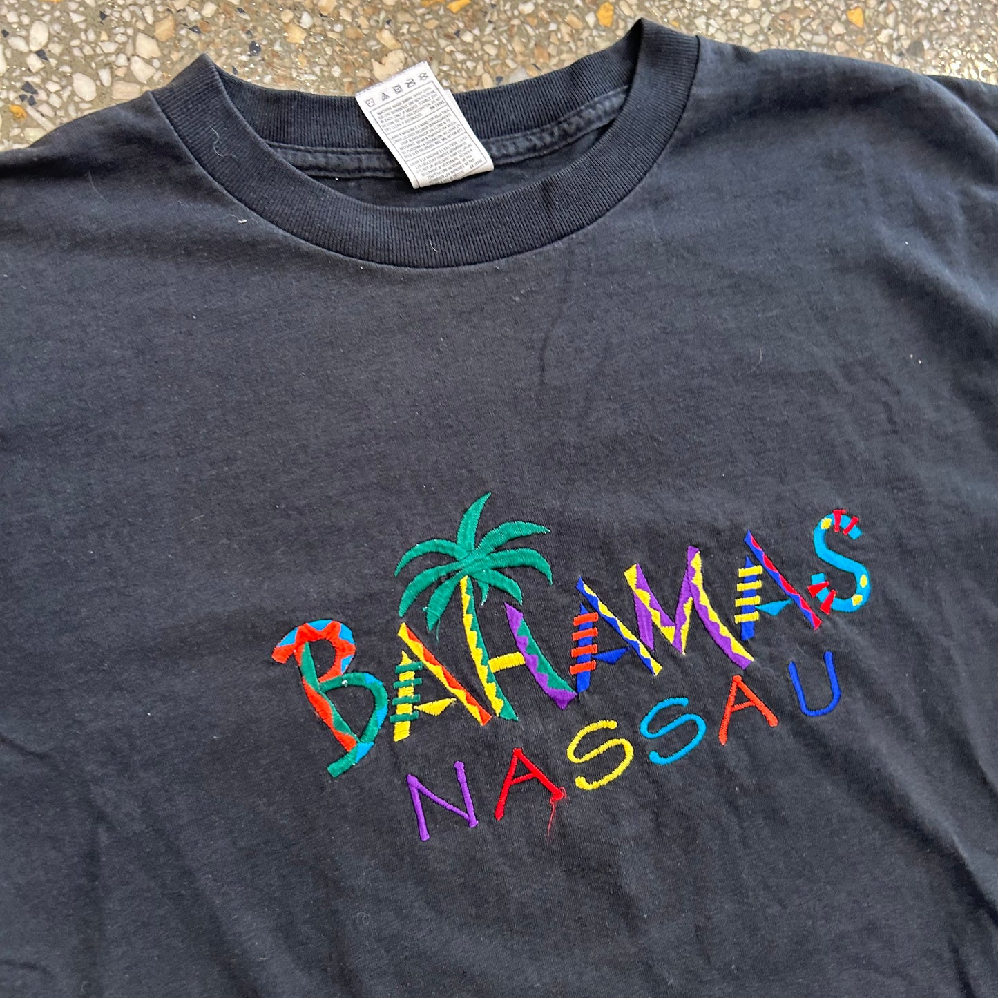 Bahamas Nassau Black Tshirt - Large - 23" x 29.5"