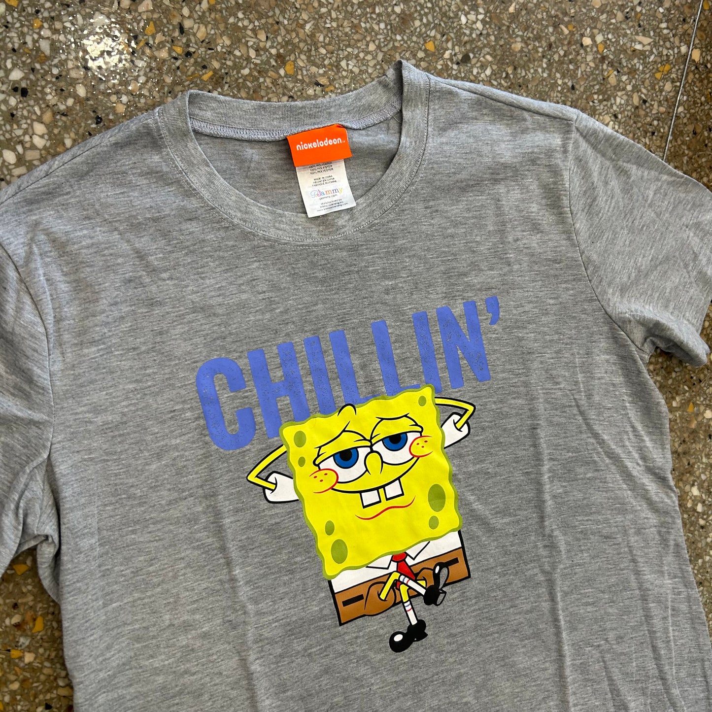Chillin' Spongebob Nickelodeon Gray Tshirt - Large - 22" x 29"