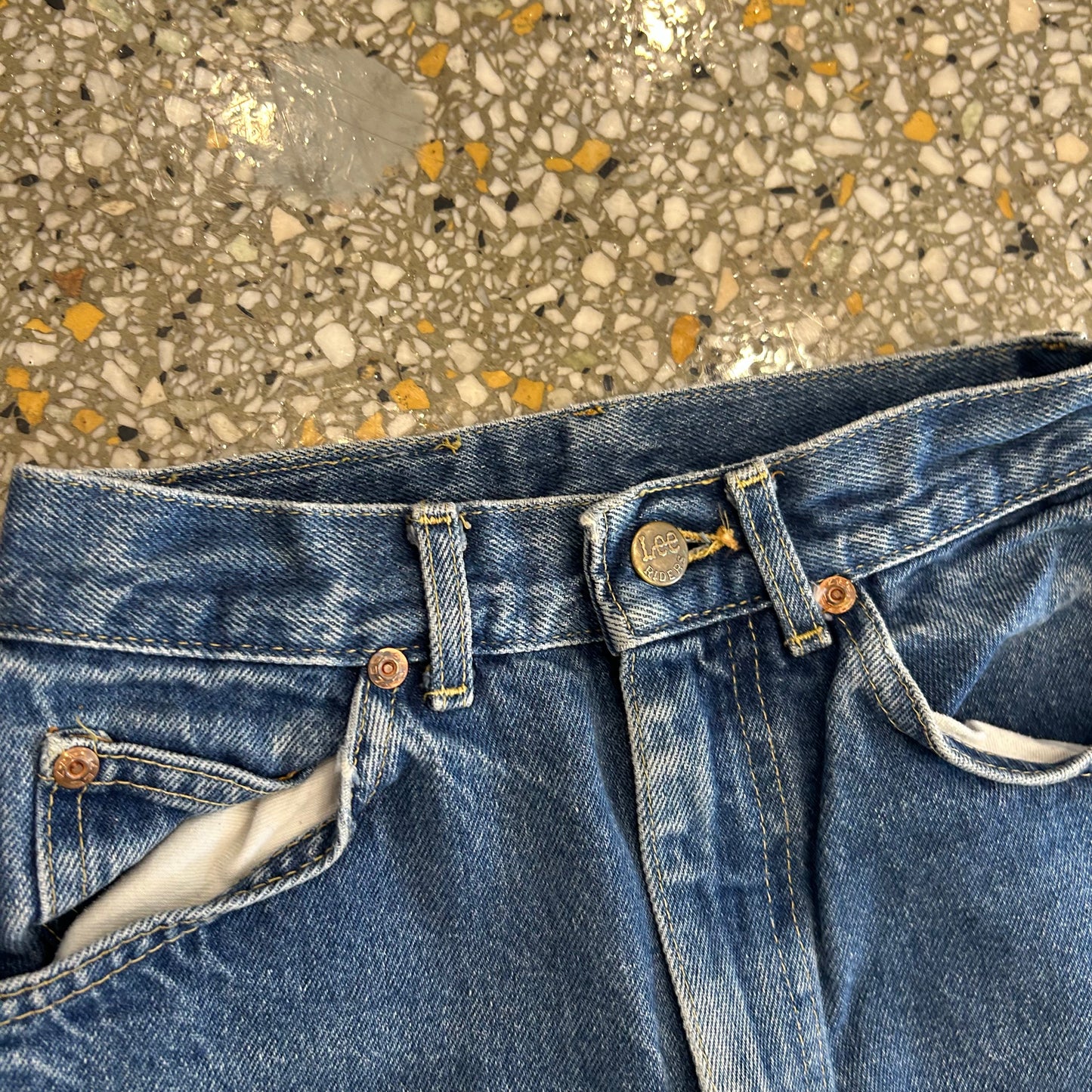 80/90's Lee Riders Denim Blue Jeans - Tagged 3 - 22" x 30"