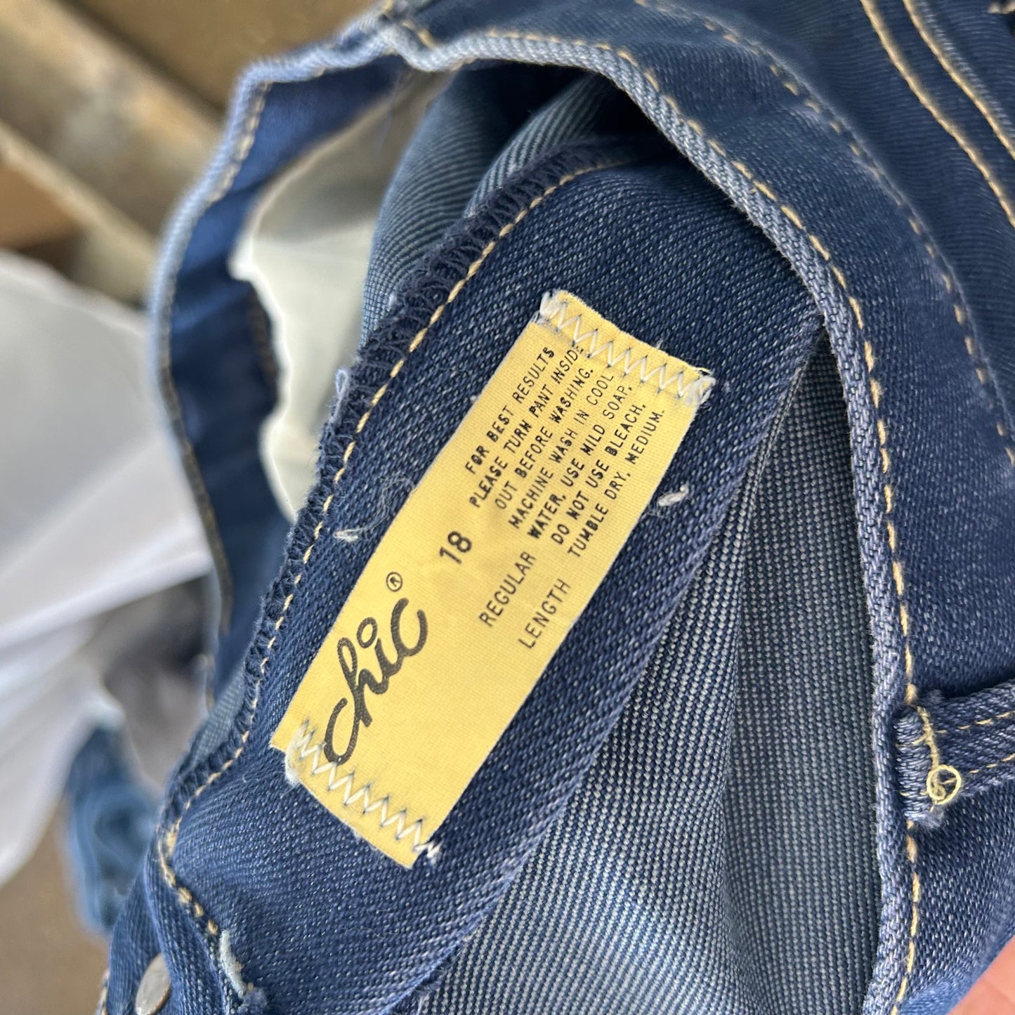 90's Chic Denim Blue Jeans - Tagged 18 - 32" x 30"