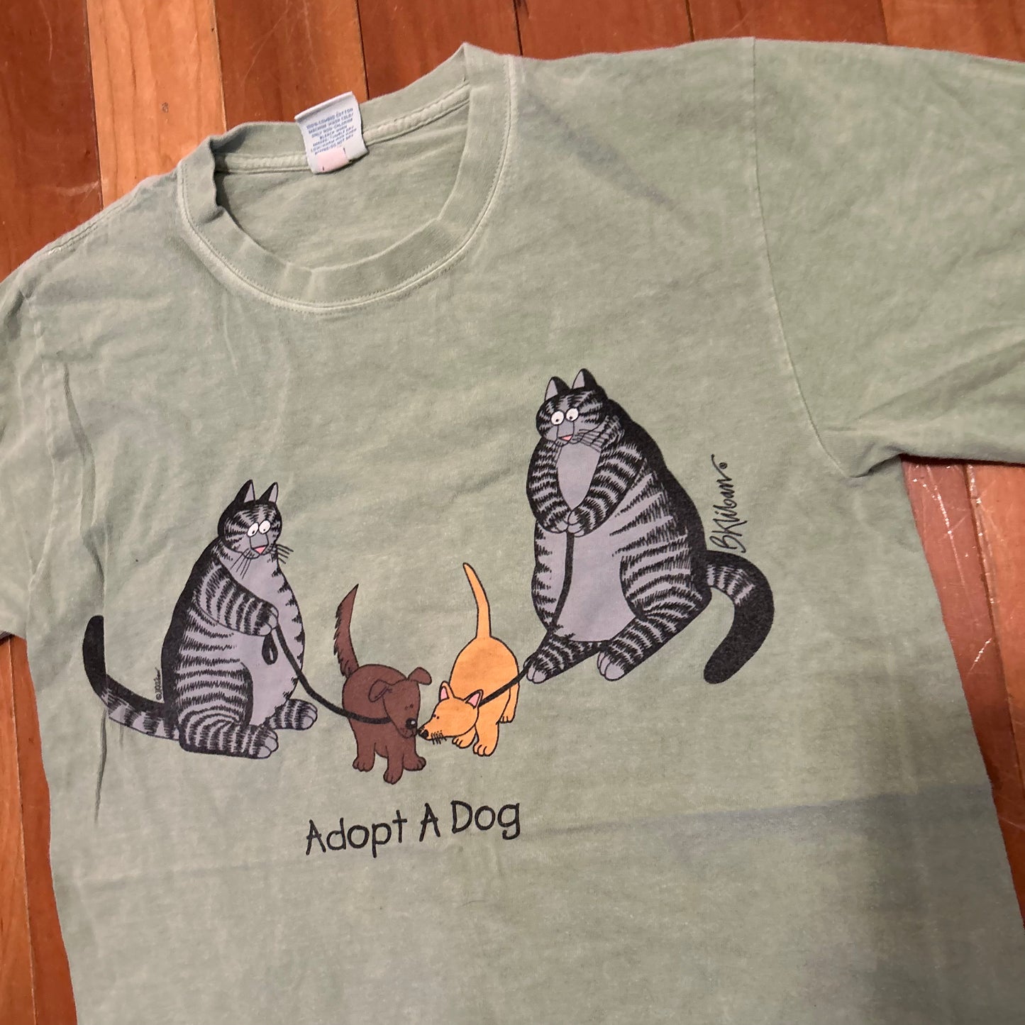 Crazy Shirt Kilban Kitties Adopt A Dog Faded Green Cat Tshirt - Small - 18" x 27.5"