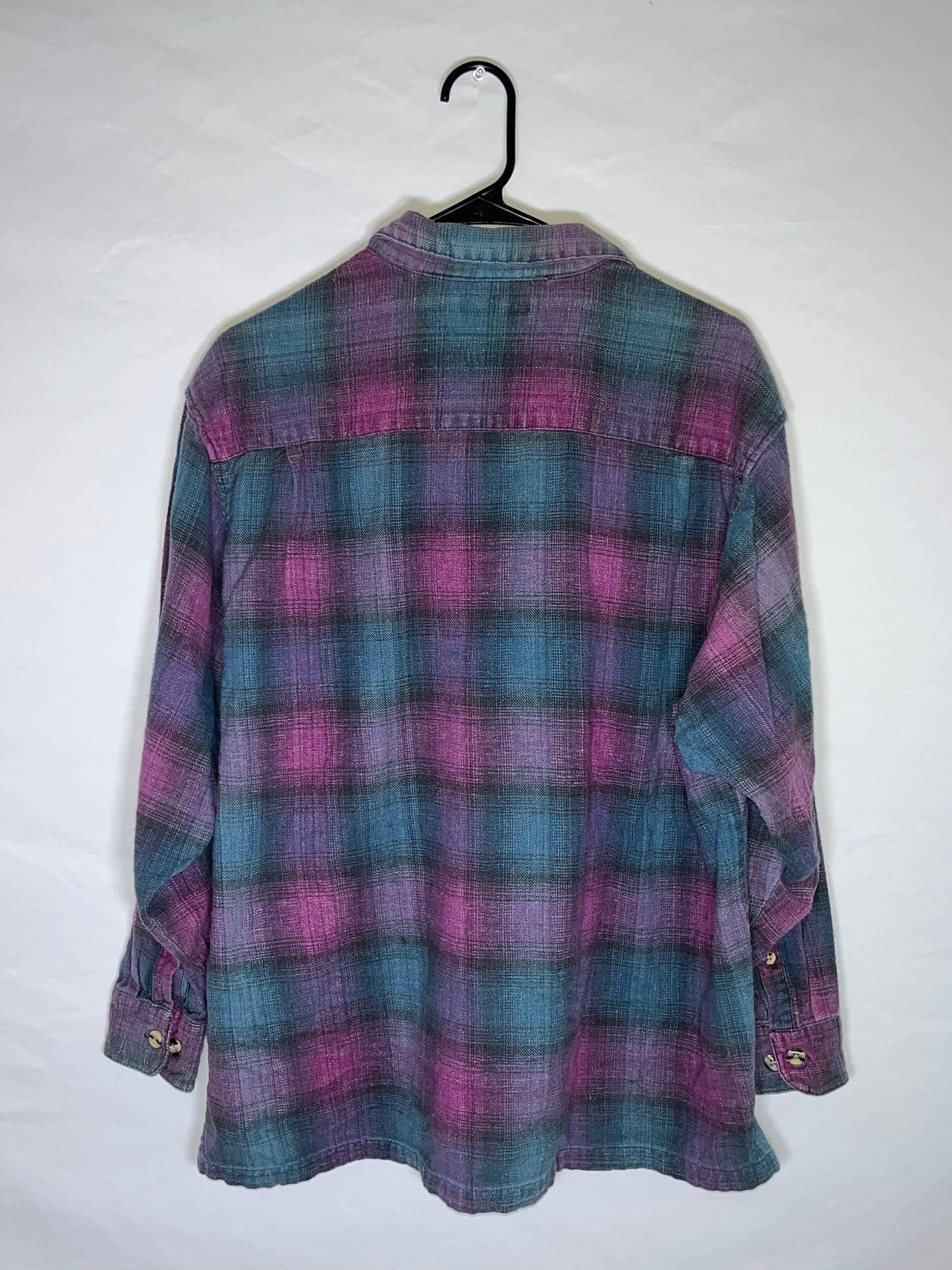 90's Flannel - Large - 23.5” x 28.5”