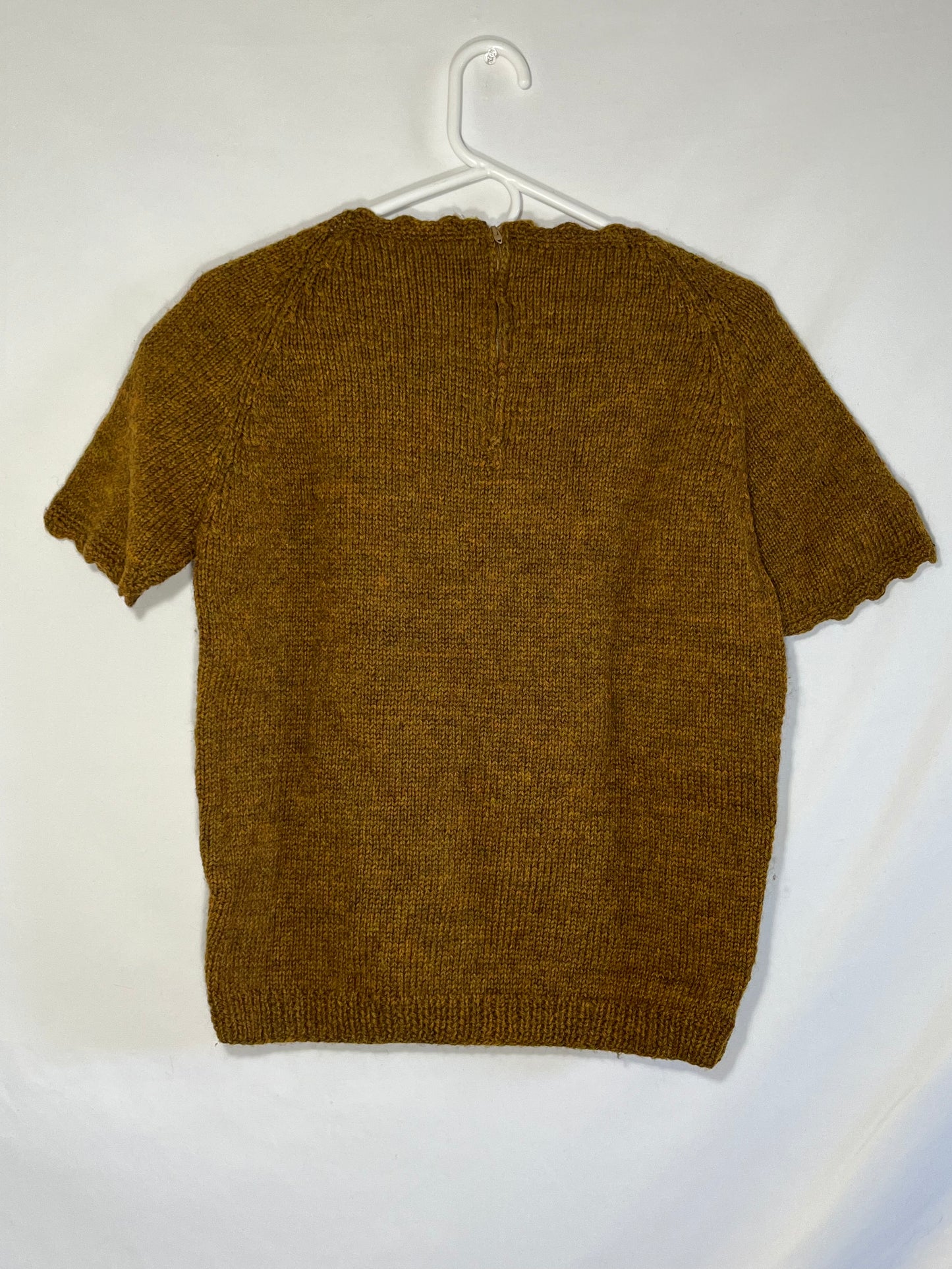 70's Short Sleeve Sweater Top - Small - 18” x 23”