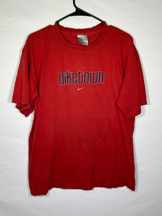 Niketown Center Swoosh Tshirt - Medium - 21” x 27”