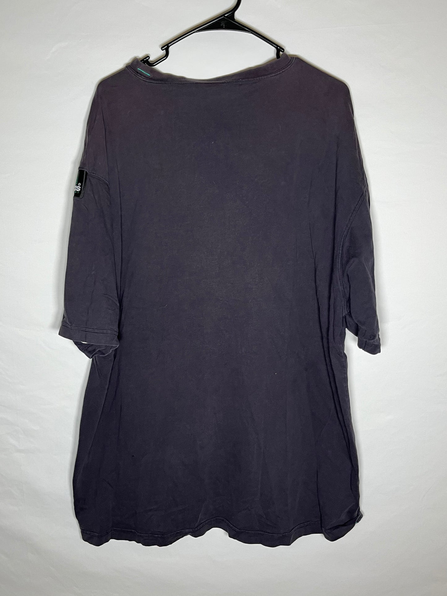 Camiseta Adidas de los 90 - XL - 25” x 31.5”