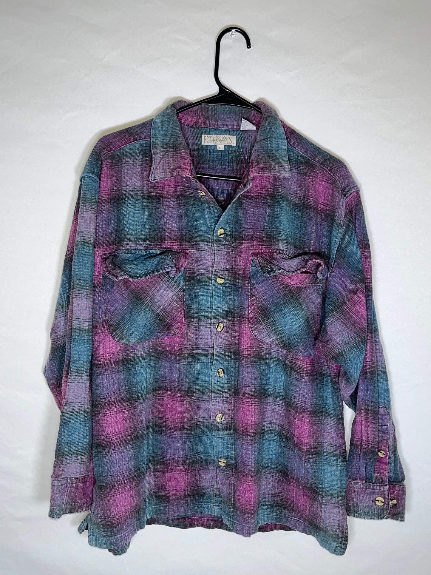 90's Flannel - Large - 23.5” x 28.5”