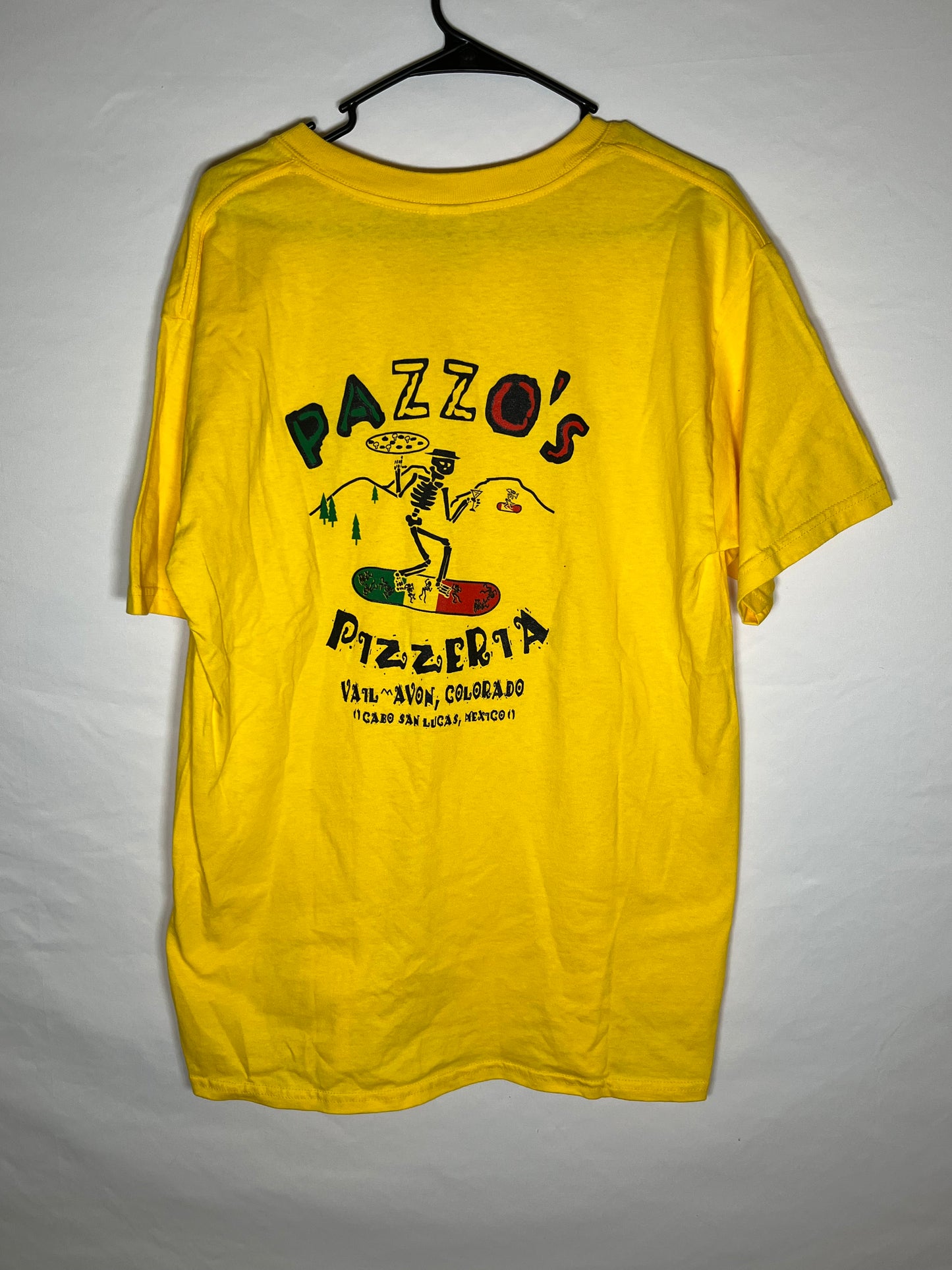 Pazzo's Pizzeria Tshirt - Medium - 20.5” x 29.5”