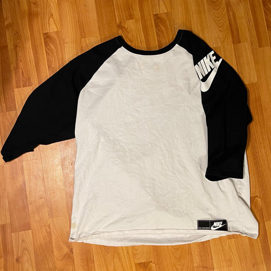 Nike 3/4 Sleeve T-shirt fits like XL