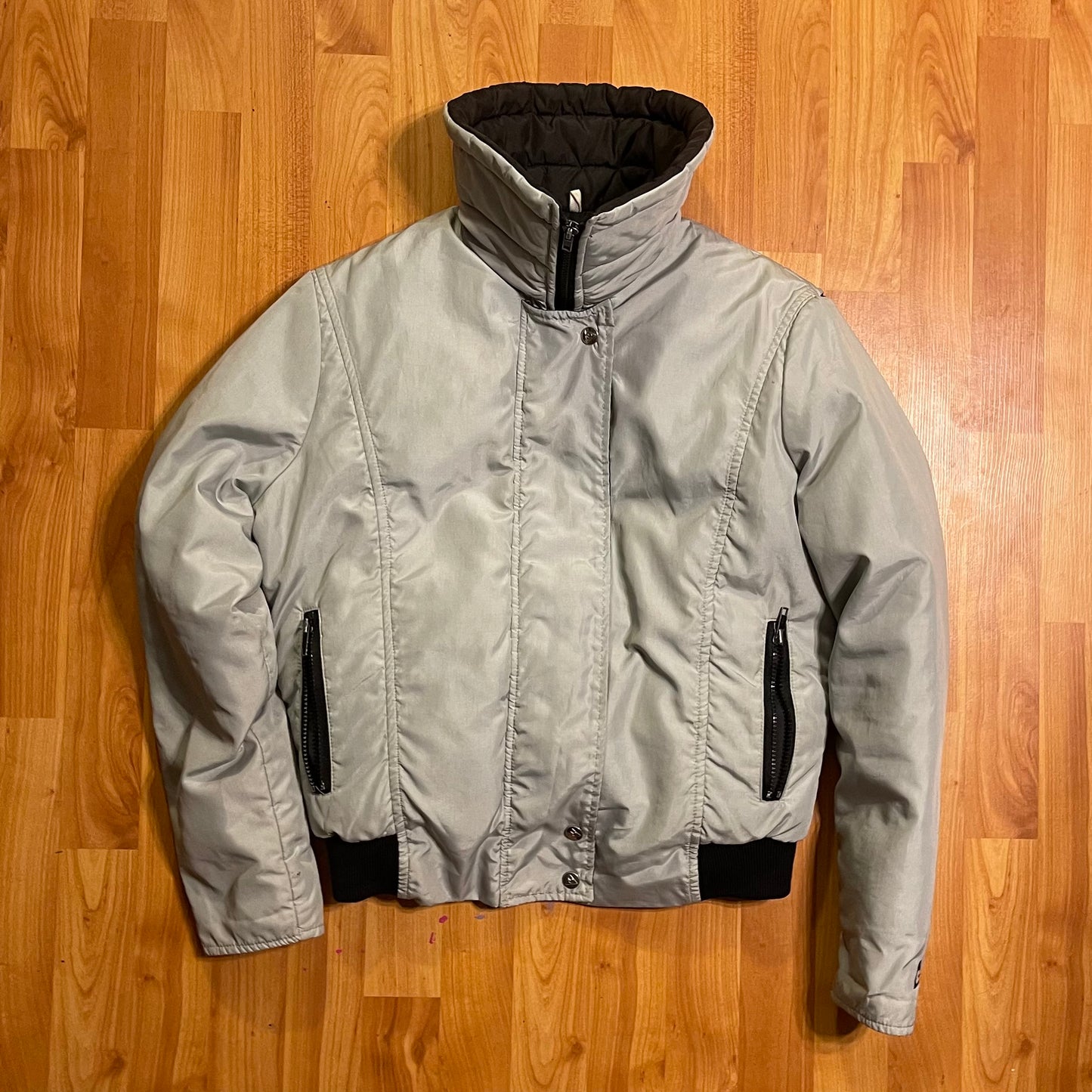 1990s gerry zip up jacket fits 21.5" x 23"