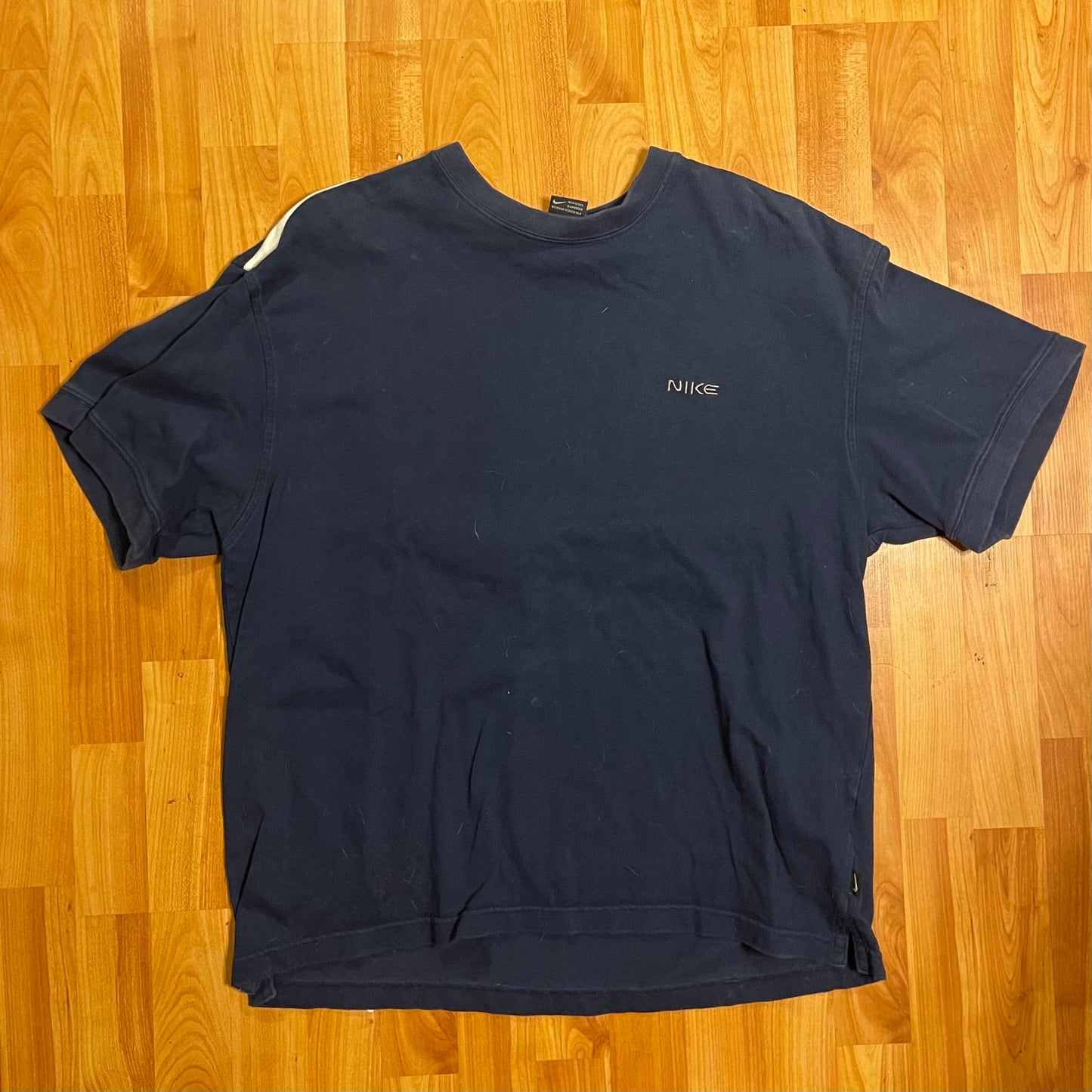 Nike T-shirt fits S