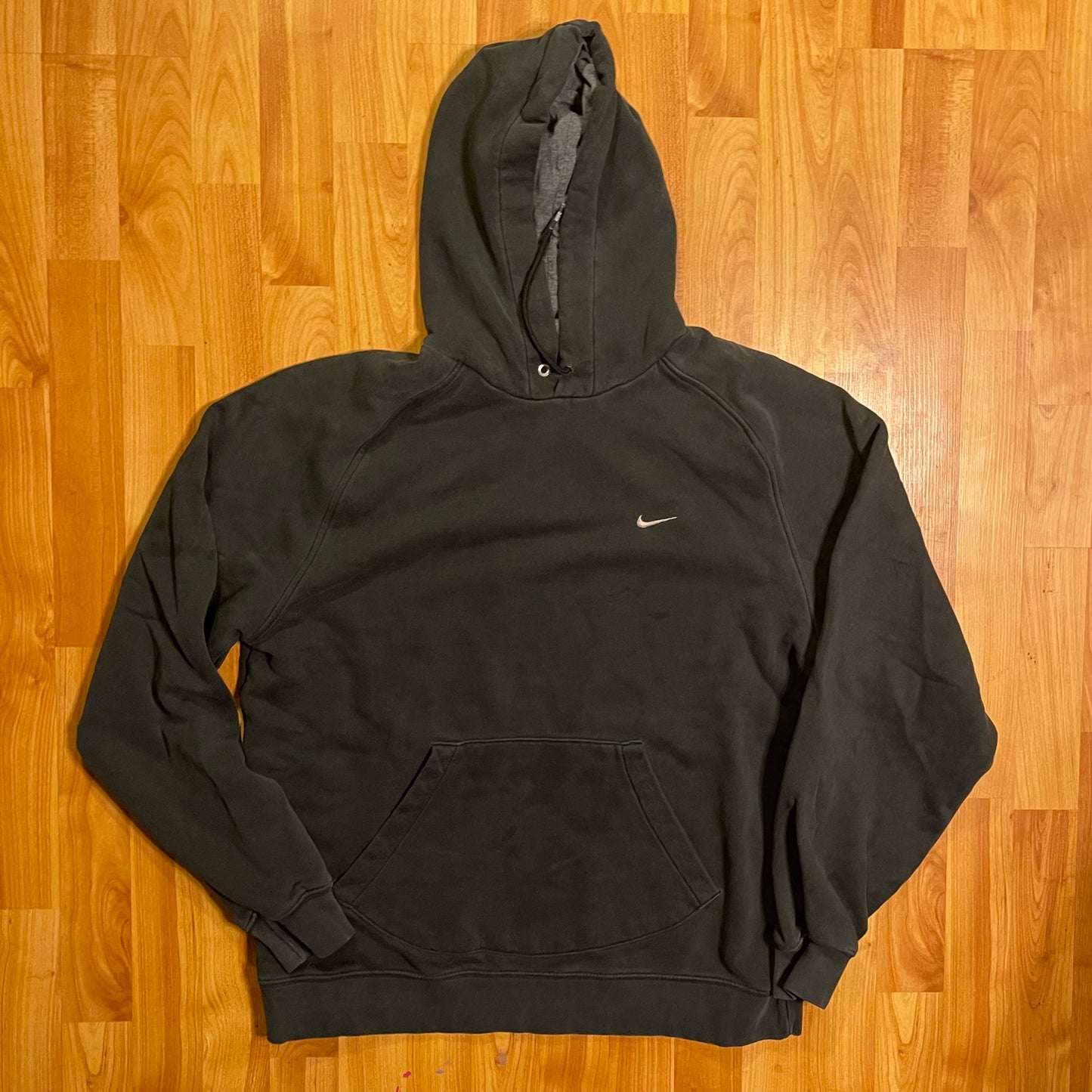 Nike hoodie fits XL