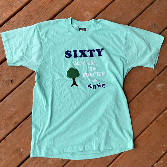 La camiseta Vintage Sixty Isnt Old se ajusta como L 