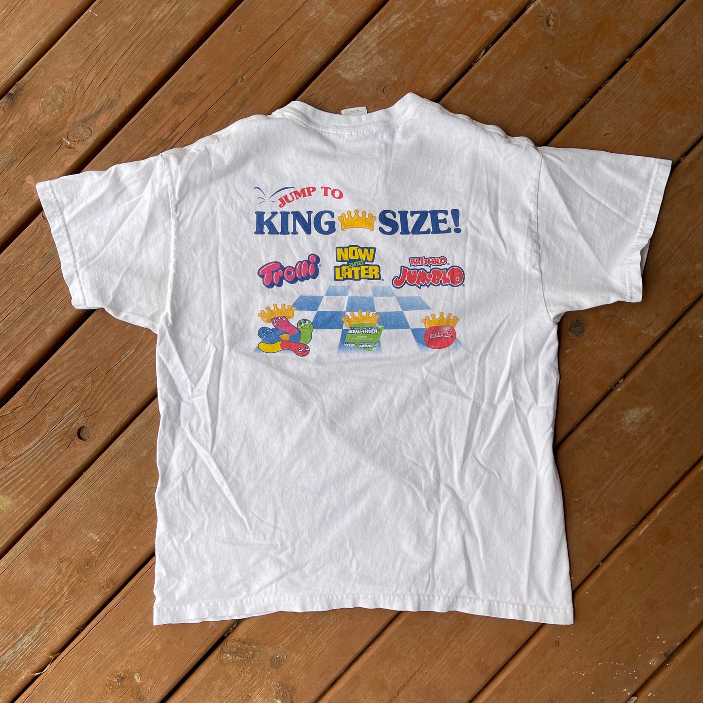 La camiseta Jump to King Size Candy se ajusta como L